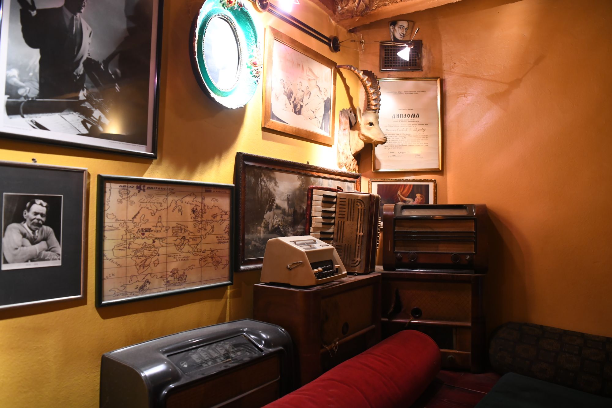 Beograd 09.02.2021. Priča o Nebojši Glogovcu, Nebojša Glogovac. Kafić, kafe Krojač, Dorćol Foto: Goran Srdanov/Nova.rs