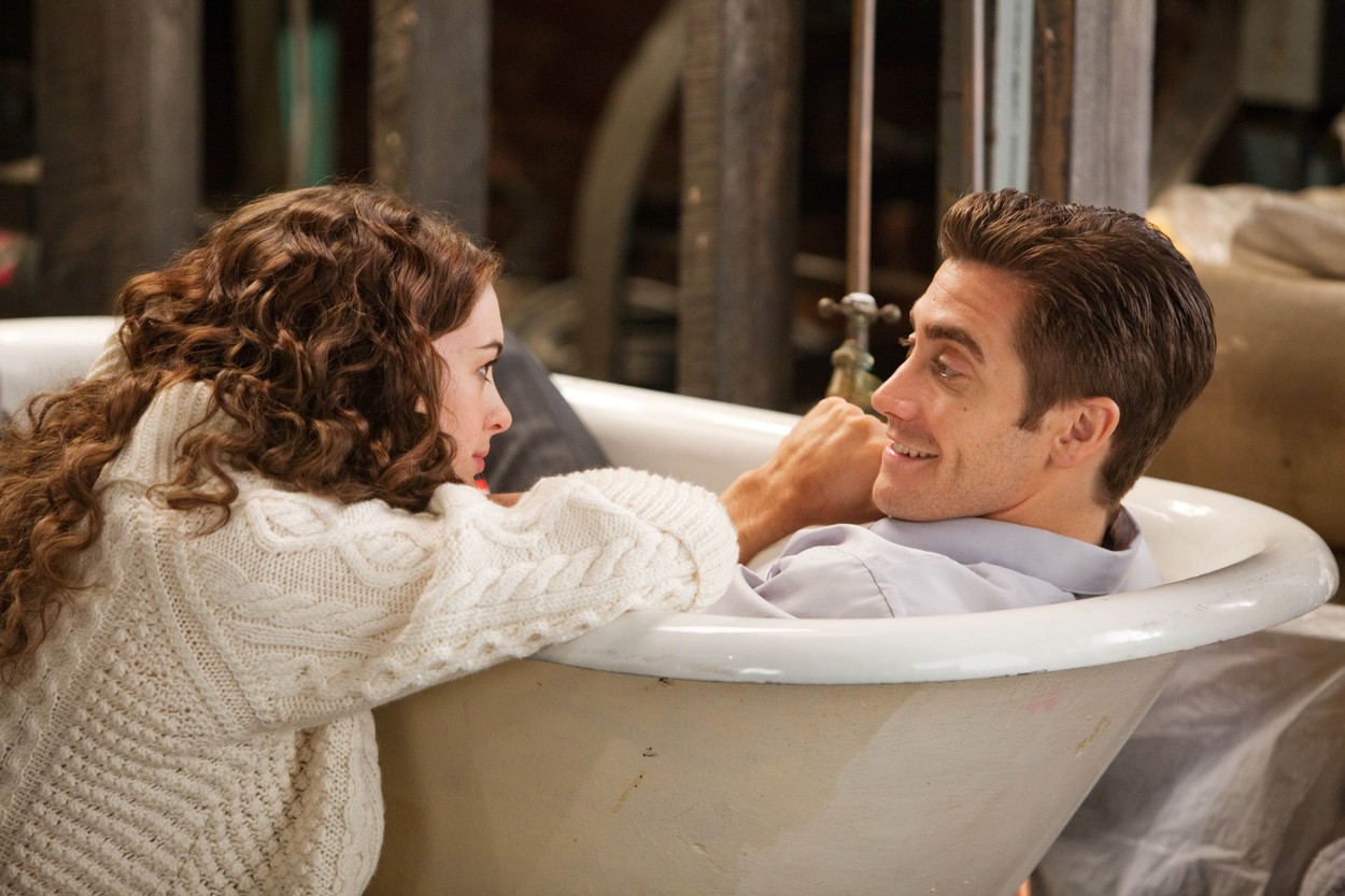 Jake Gyllenhaal and Anne Hathaway