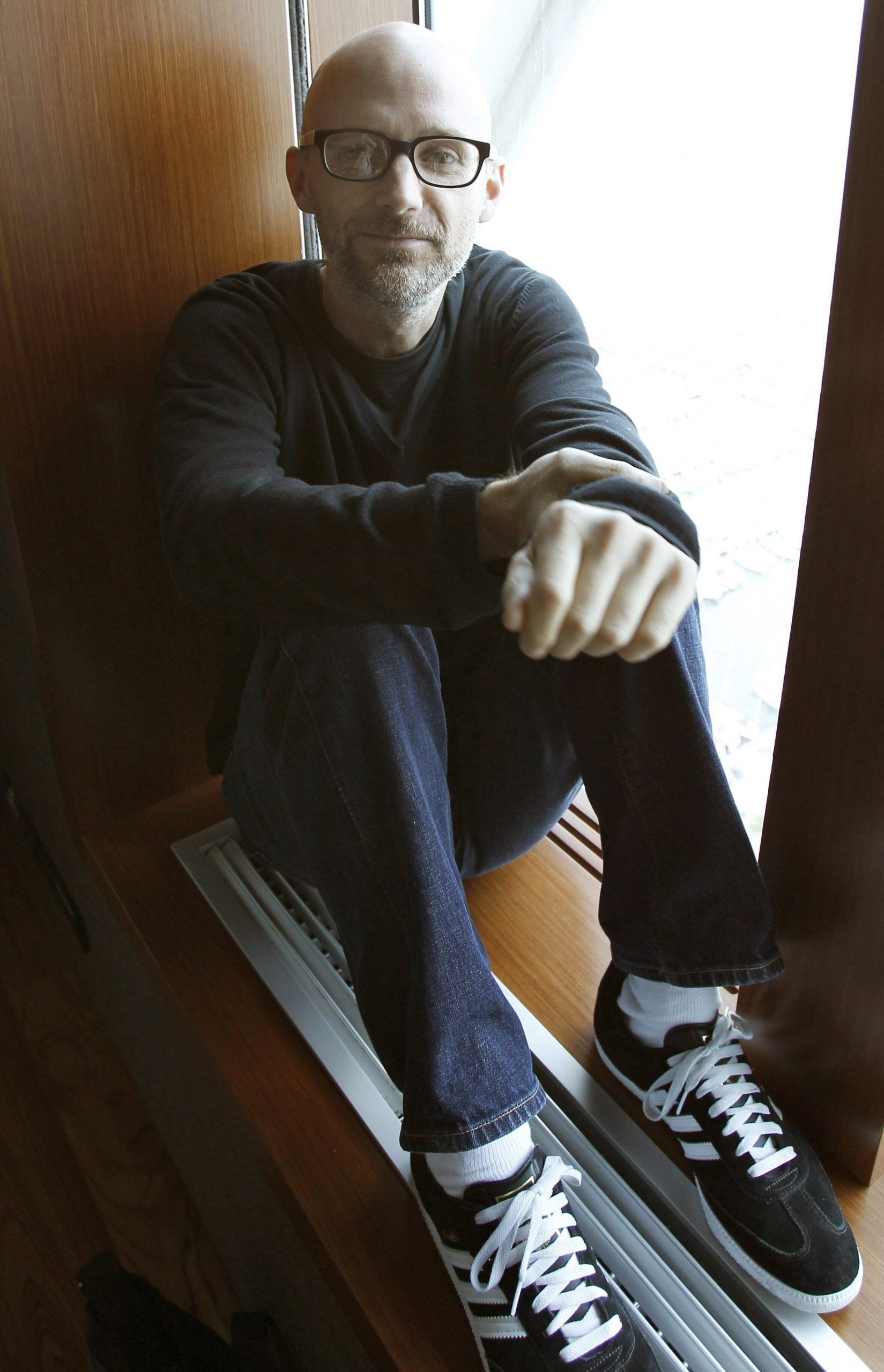 epa04914098 (FILE) The file picture dated 19 July 2011 shows US singer Richard Melville, aka Moby, posing for photographers during an interview in Barcelona, Spain. Moby will turn 50 years of age on 11 September 2015.  EPA/ALBERT OLIVE