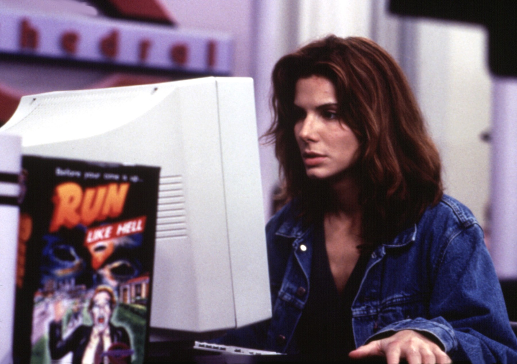 THE NET, Sandra Bullock, 1995,Image: 98169744, License: Rights-managed, Restrictions: For usage credit please use; Courtesy Everett Collection, Model Release: no, Credit line: Courtesy Everett Collection / Everett / Profimedia