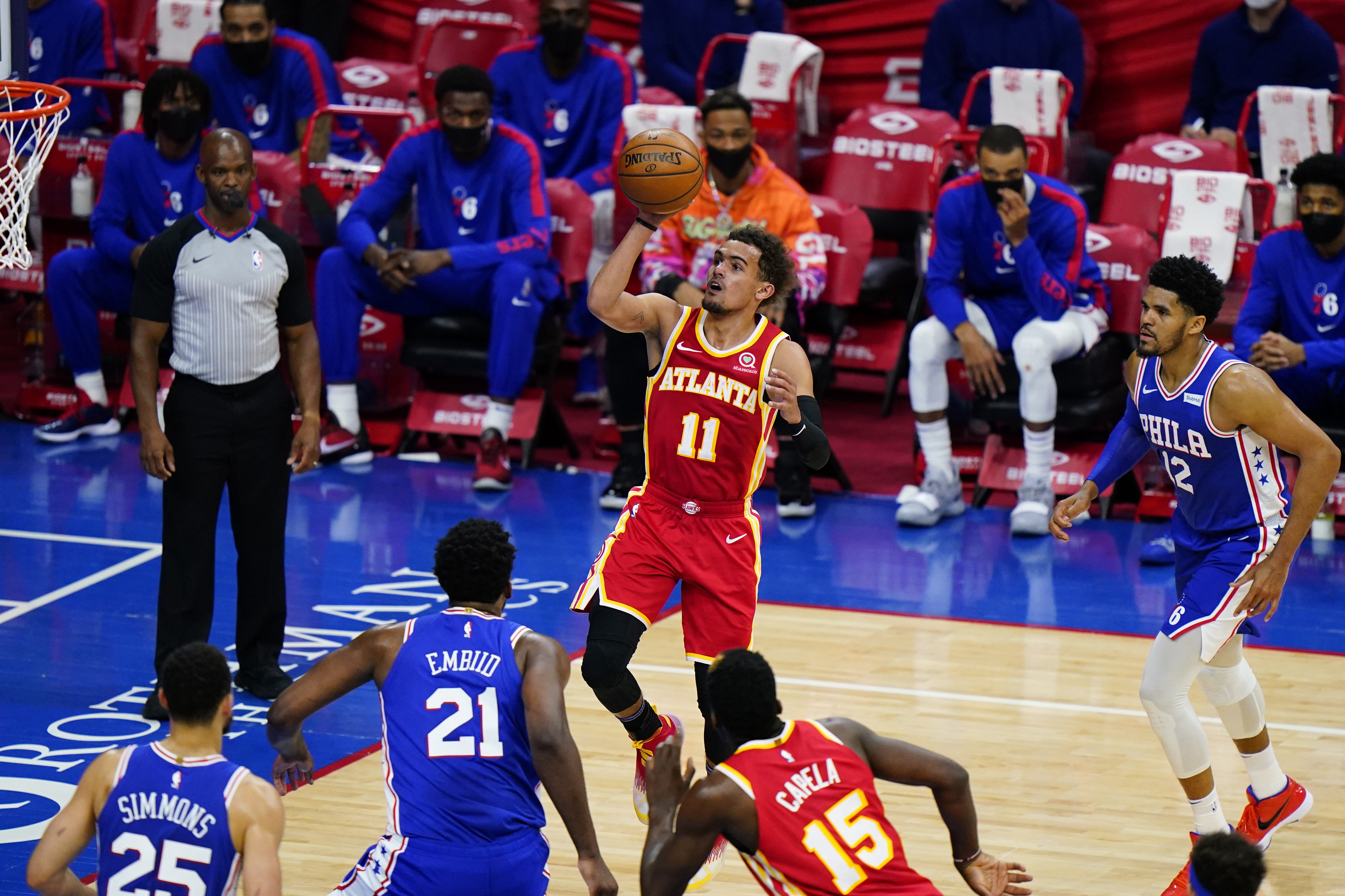 Hawks 76ers Basketball