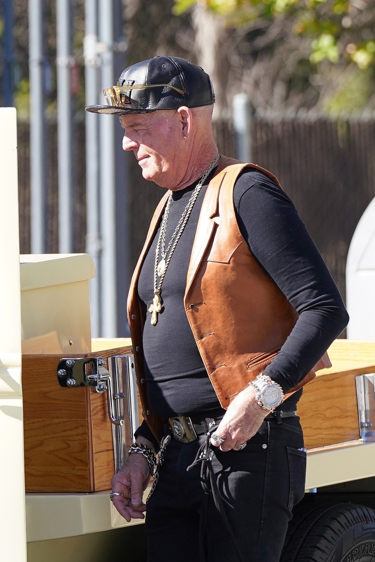 Katy Perry’s dad seen out in Montecito wearing an expensive-looking gold chain around his neck