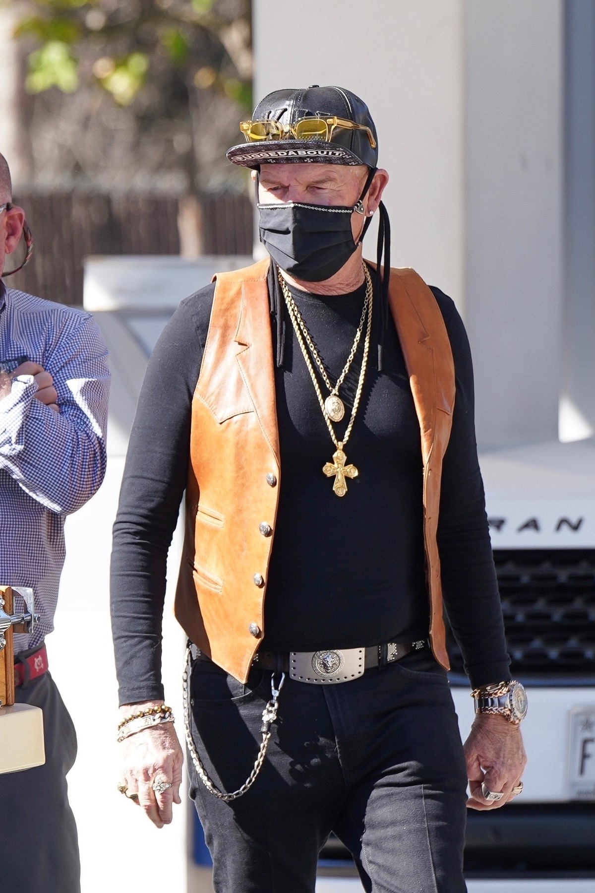 Katy Perry’s dad seen out in Montecito wearing an expensive-looking gold chain around his neck