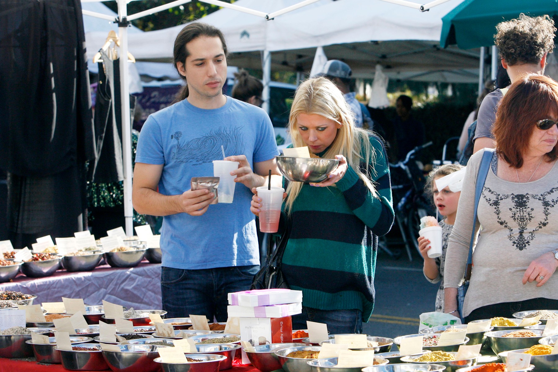*EXCLUSIVE* Tara Reid and Erez Eisen enjoy the afternoon at the Farmer's Market Tara Reid