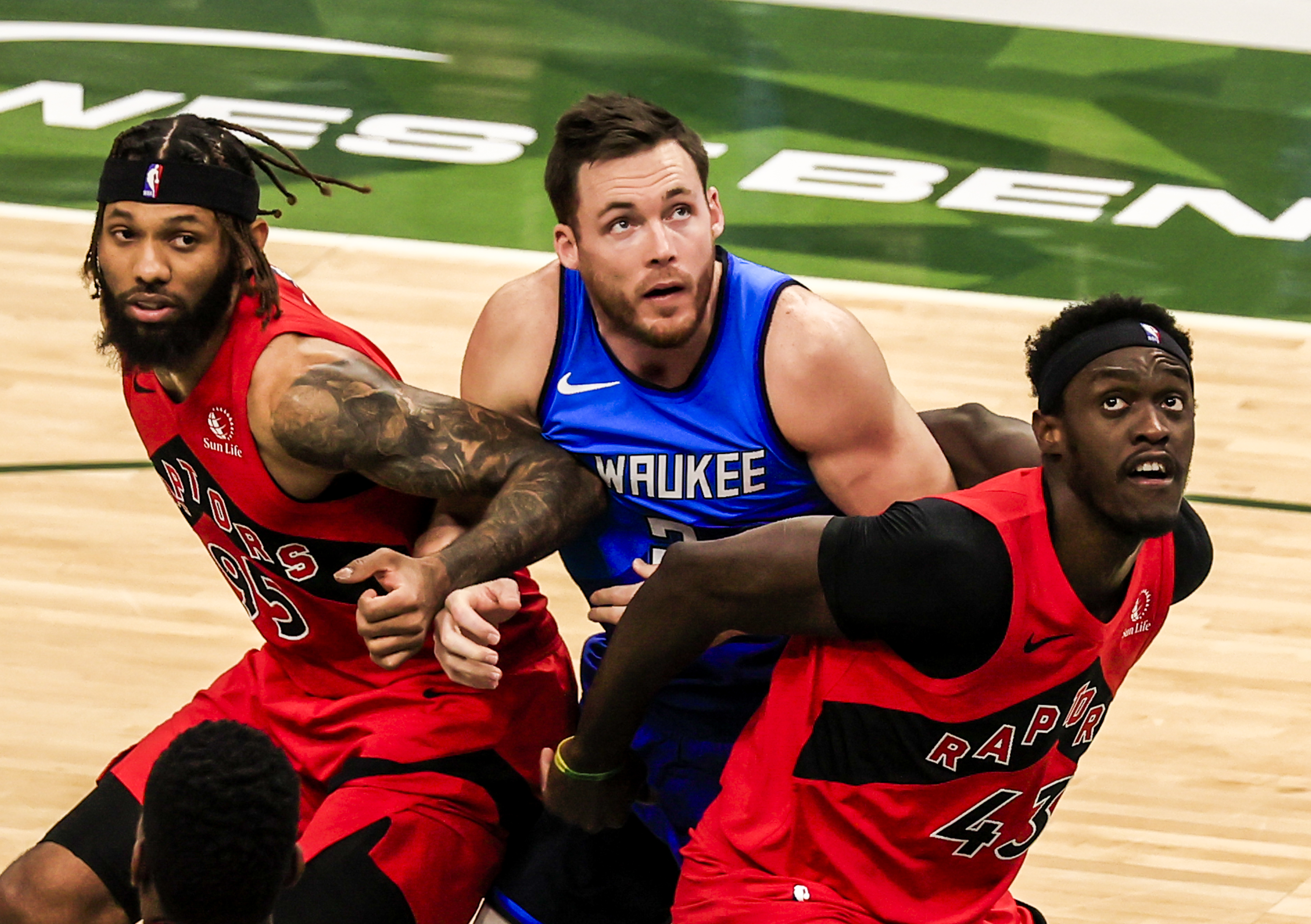 Toronto Raptors at Milwaukee Bucks