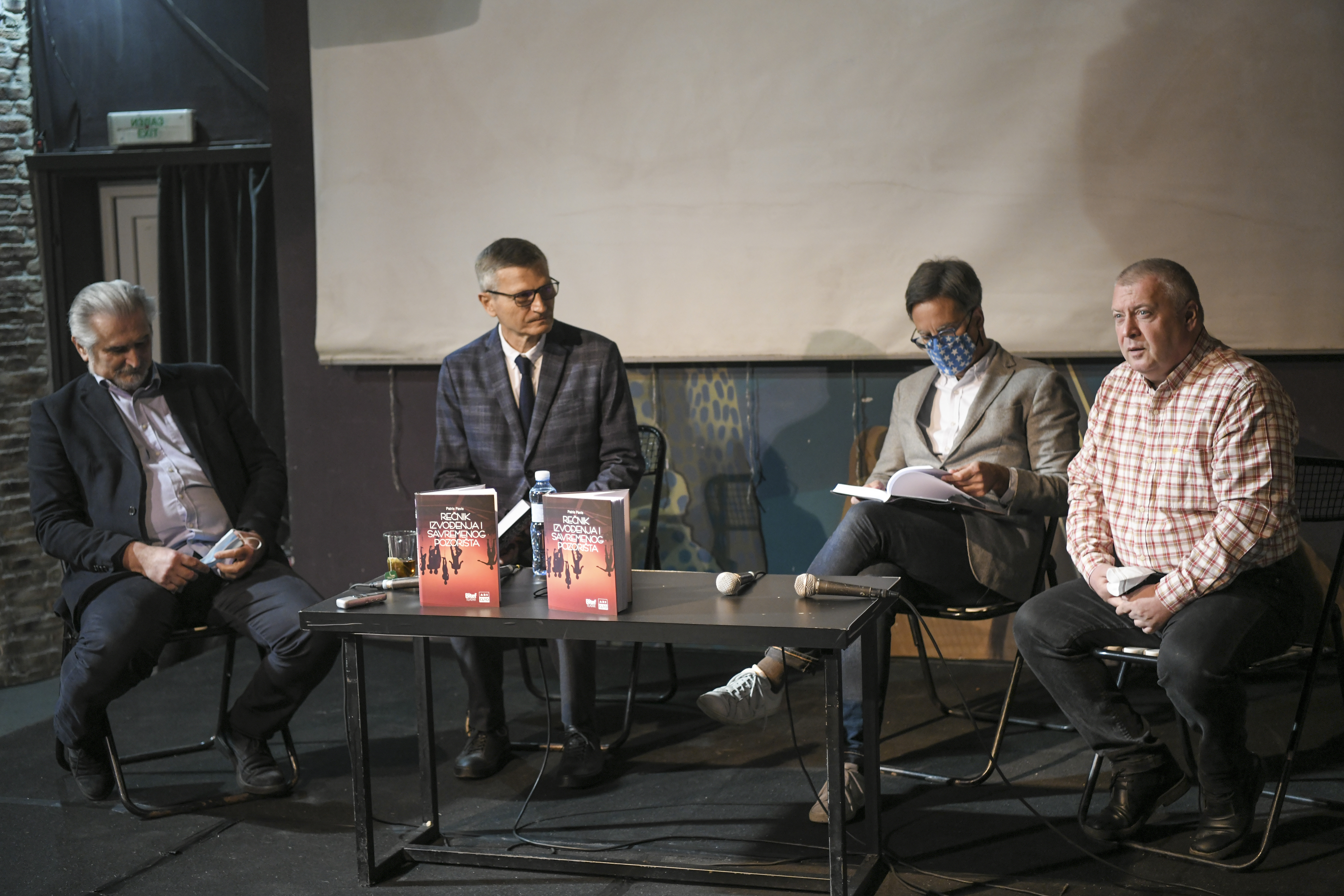 Beograd 27. april 2021. BITEF konferencija predstavljanje knjige, Predstavljanje knjige "Recnik izvođenja i savremenog pozorista", u Bitef teatru Foto:Dragan Mujan/Nova.rs
