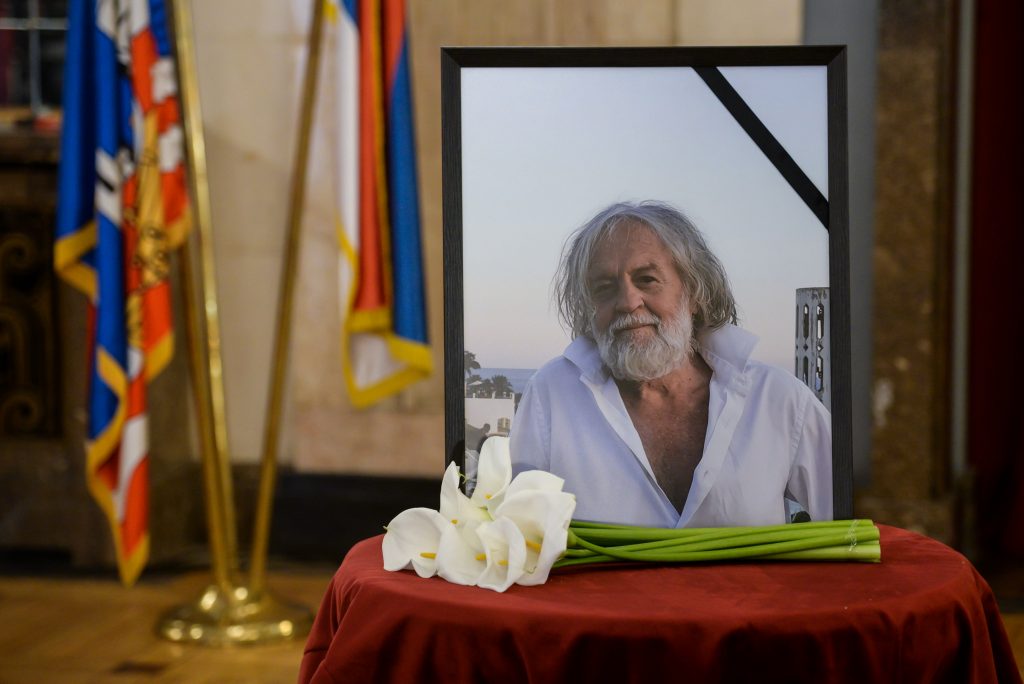 Beograd, 28. aprila 2021.-Komemoracija povodom smrti nedavno preminulog slikara i vajara Milosa Sobajica odrzana je danas u uzem krugu porodice i veoma bliskih prijatelja u Skupstini grada Beograda. FOTO TANJUG/ JADRANKA ILIC/ nr