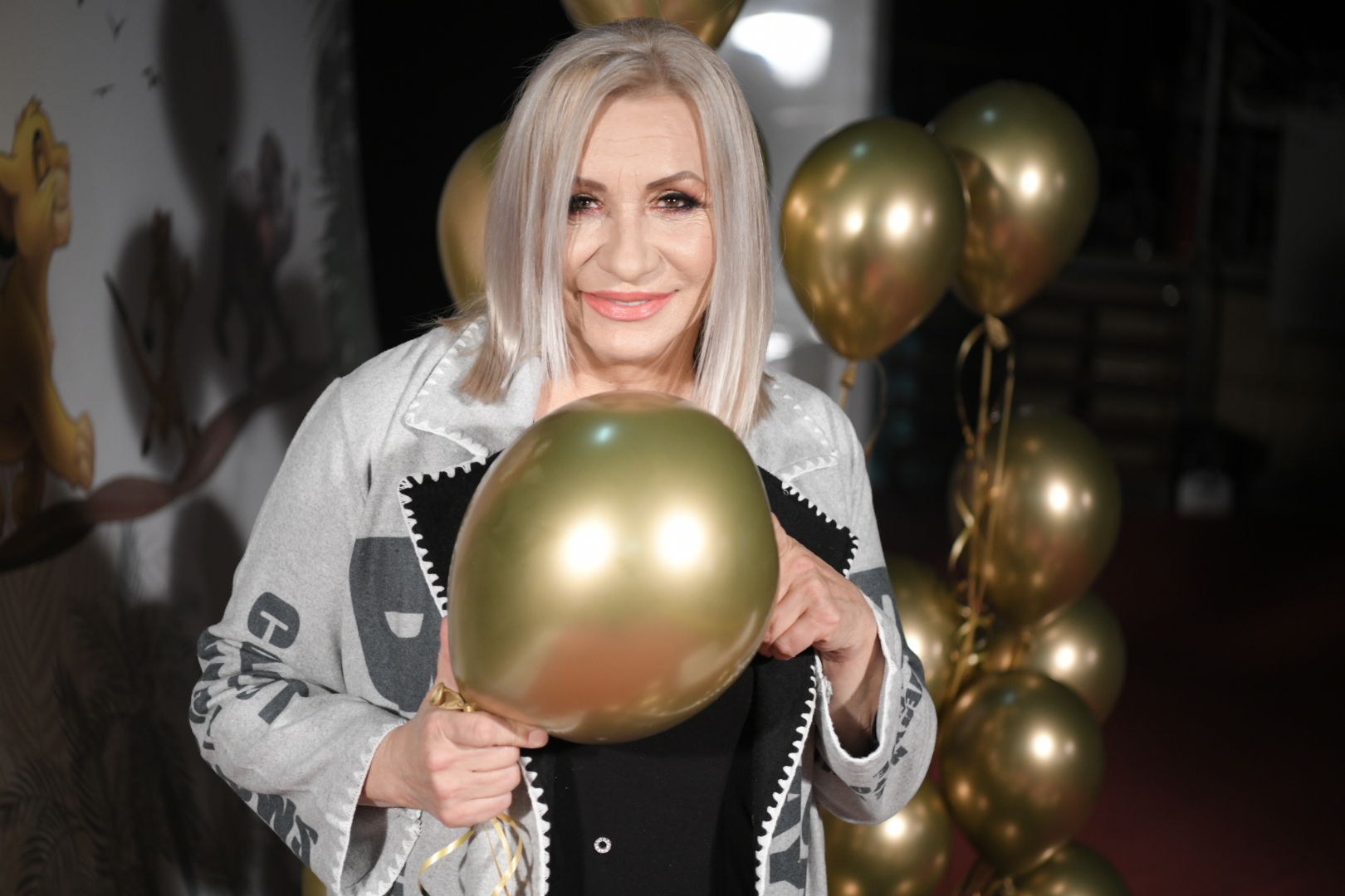 Beograd 22. decembar 2020. Vesna Zmijanac, Muzicka emisija Nikad nije kasno Grand televizija snimanje, estrada, narodnjaci Foto:Dragan Mujan/Nova.rs