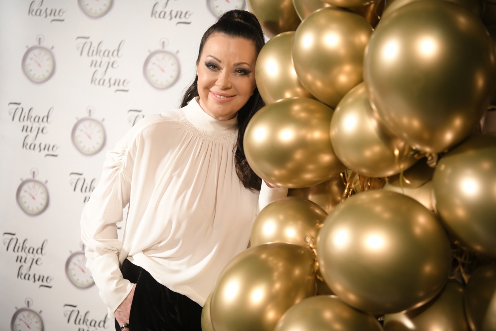 Beograd 22. decembar 2020. Dragana Katic, Muzicka emisija Nikad nije kasno Grand televizija snimanje, estrada, narodnjaci Foto:Dragan Mujan/Nova.rs