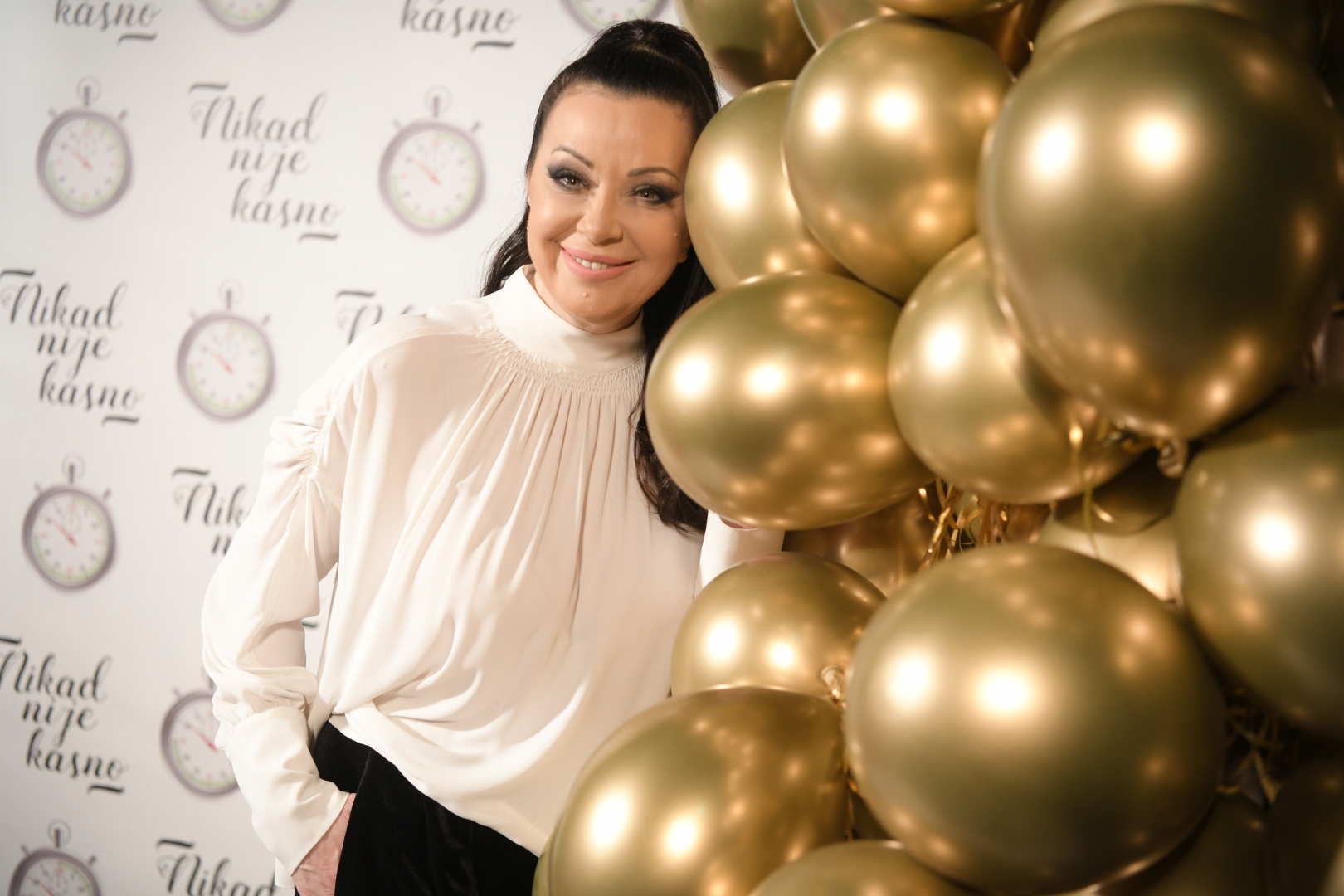 Beograd 22. decembar 2020. Dragana Katic, Muzicka emisija Nikad nije kasno Grand televizija snimanje, estrada, narodnjaci Foto:Dragan Mujan/Nova.rs