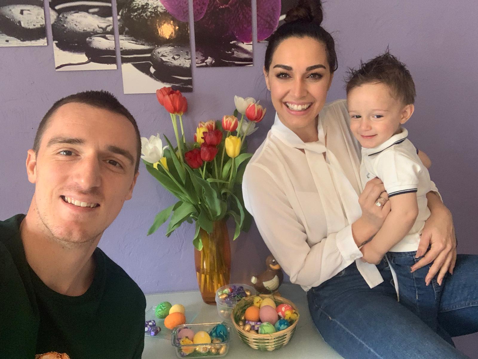 Uskrs poznati, jaja, farbanje, Danilo Anđušić
Ivana Maksimović Anđušić, sin Filip