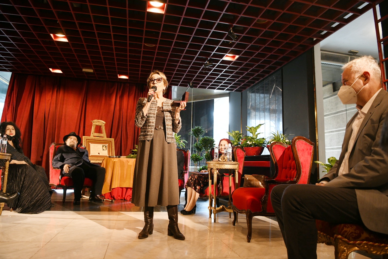 Beograd 27. februar 2021. Dodela Dobricinog prstena glumcu Petru Bozovicu u Narodnom pozorištu, u foajeu Scene Rasa Plaovic Foto:Vesna Lalić/Nova.rs