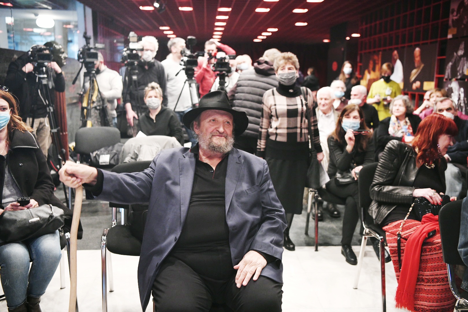 Beograd 27. februar 2021. Dodela Dobricinog prstena glumcu Petru Bozovicu u Narodnom pozorištu, u foajeu Scene Rasa Plaovic Foto:Vesna Lalić/Nova.rs