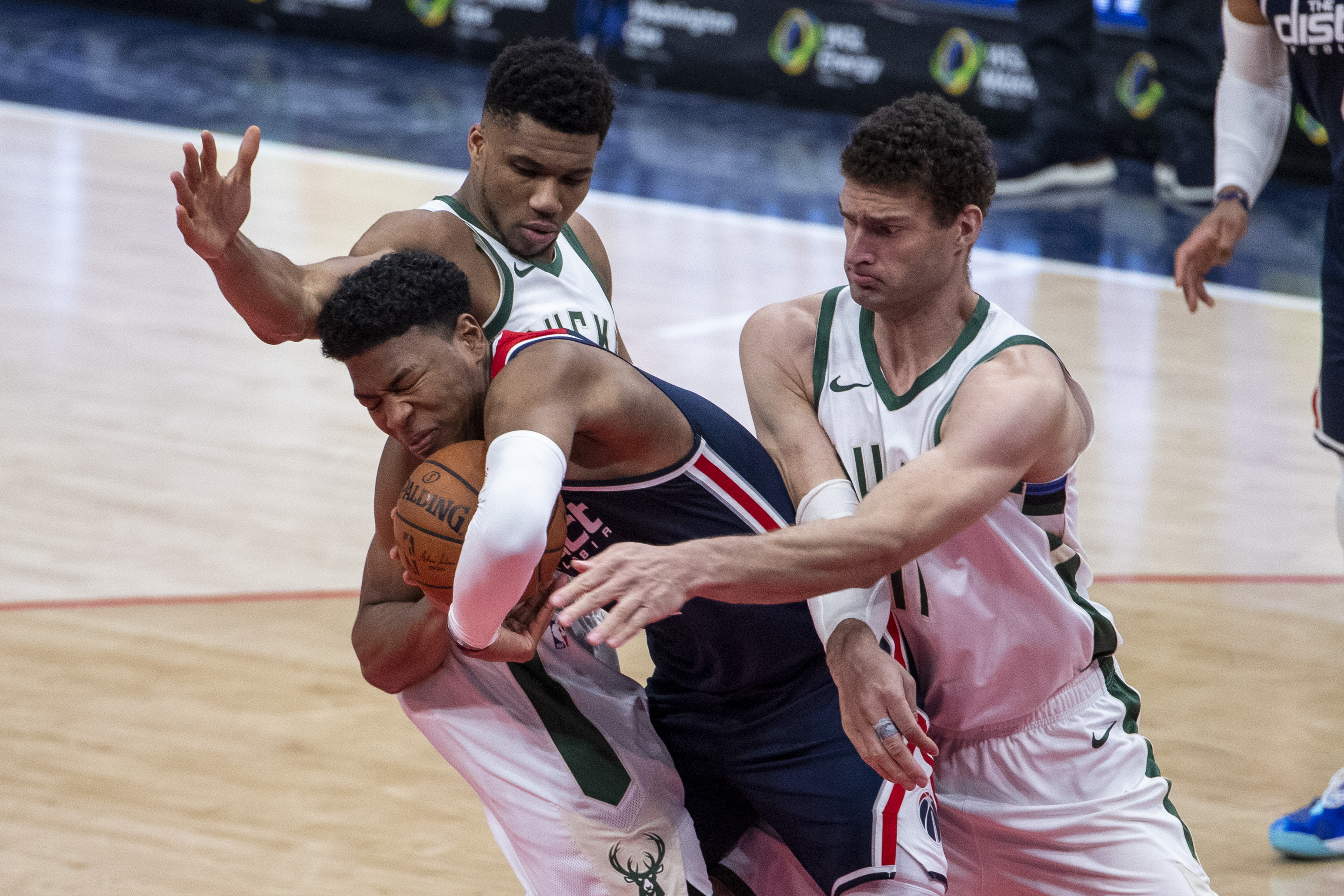 Milwaukee Bucks at Washington Wizards