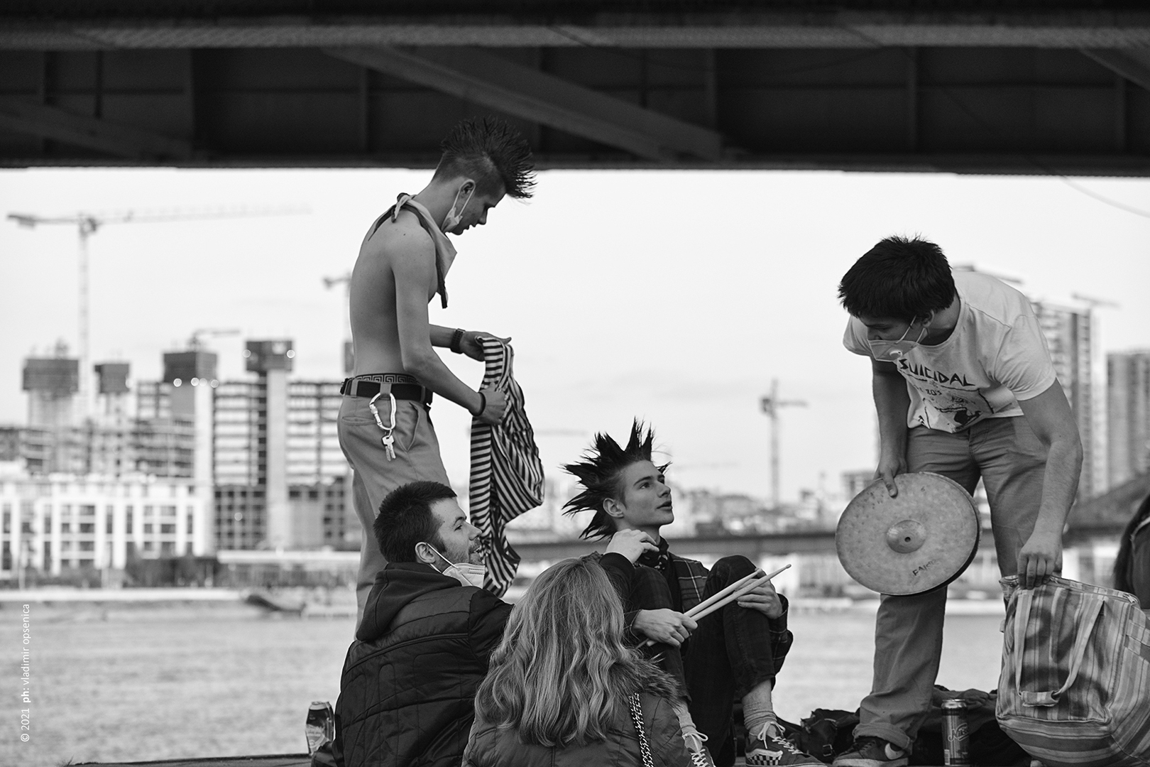 Punk &amp; skate 

Ispod Brankovog mosta

Koncert otvorio punk band Bednici, a zatvorio band Plavi

poslednji dan februara 2021, nedelja

© 2021 ph: vladimir opsenica