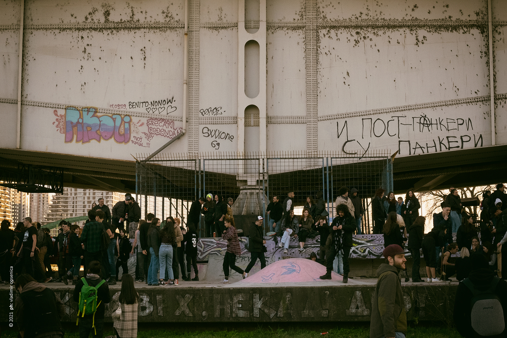 Punk &amp; skate 

Ispod Brankovog mosta

Koncert otvorio punk band Bednici, a zatvorio band Plavi

poslednji dan februara 2021, nedelja

© 2021 ph: vladimir opsenica