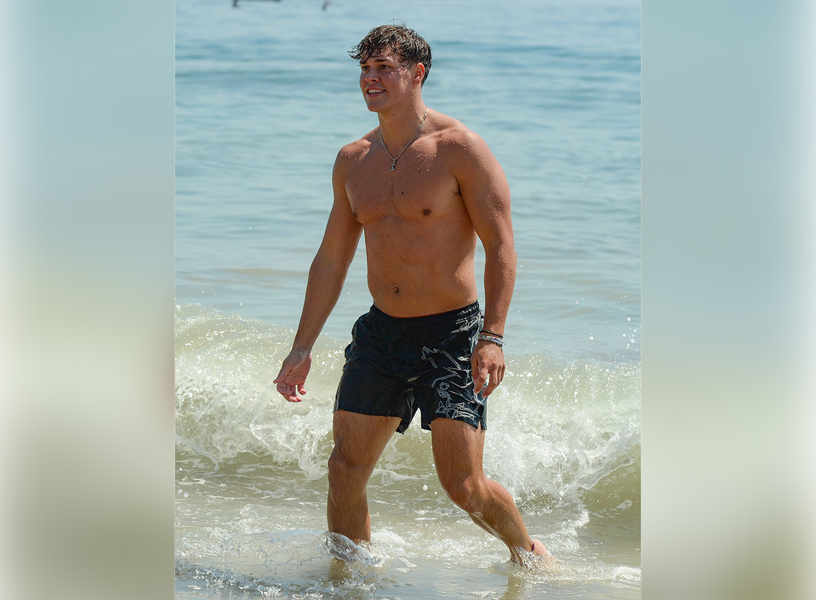 Charli D'Amelio, Dixie D'Amelio, Family and Friends enjoy at the Beach.
Noah Beck 06 Sep 2020,Image: 556714173, License: Rights-managed, Restrictions: World Rights, Model Release: no, Credit line: CrownMedia/MEGA / The Mega Agency / Profimedia