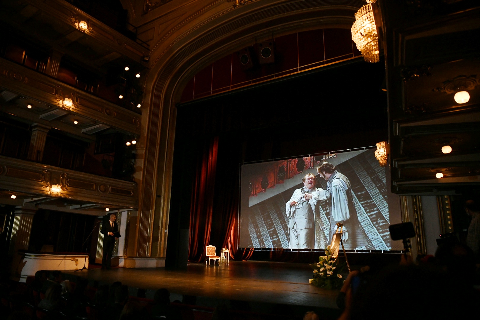 Beograd 11. mart 2021. Komemoracija povodom smrti glumca Borisa Komnenica na Velikoj sceni Narodnog pozorišta u Beogradu Foto:Vesna Lalić/Nova.rs