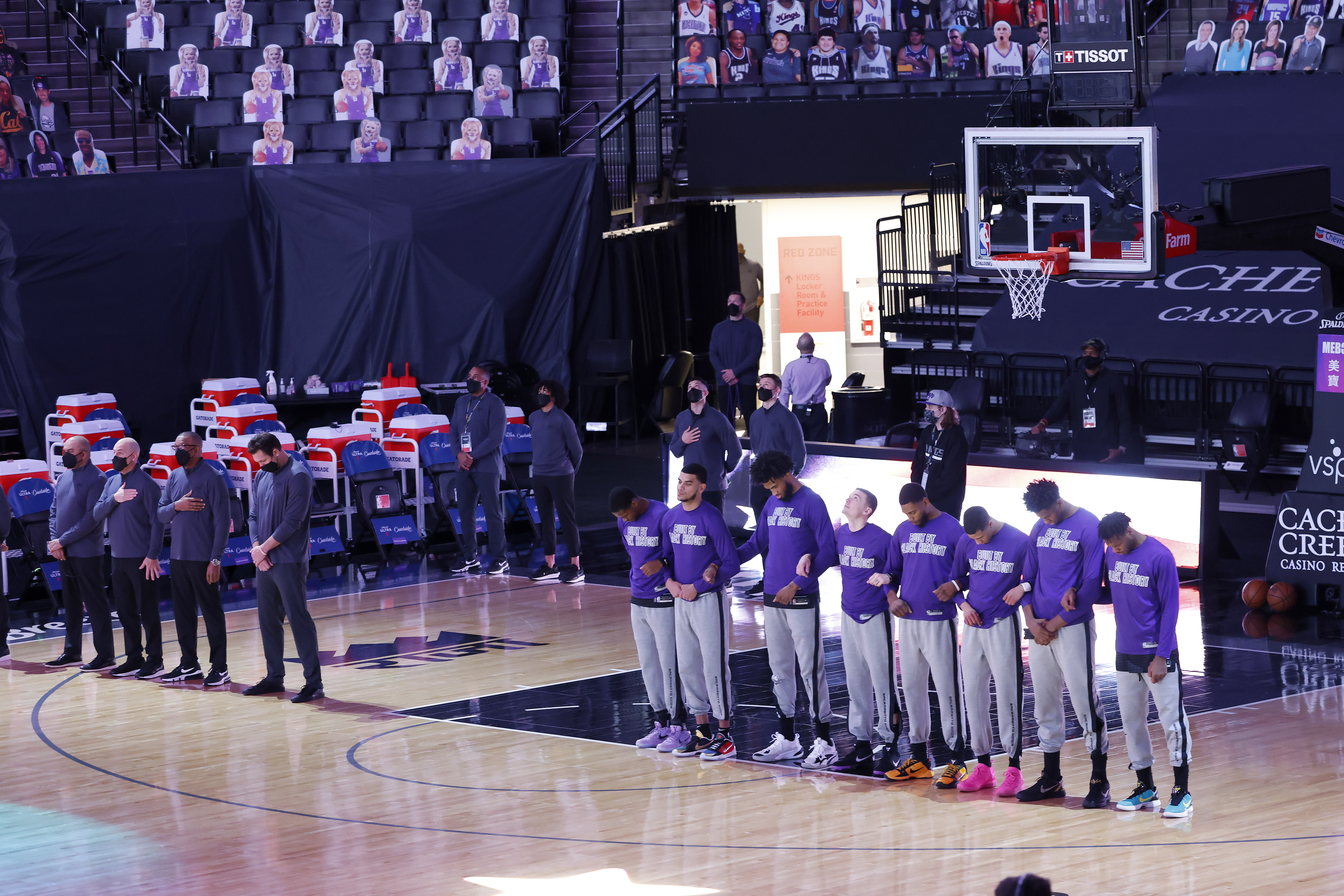 epa08992747 The Sacramento Kings lock arms during the national anthem before their NBA game against the Denver Nuggets at the Golden 1 Center in Sacramento, California, USA, 06 February 2021.  EPA-EFE/JOHN G. MABANGLO  SHUTTERSTOCK OUT