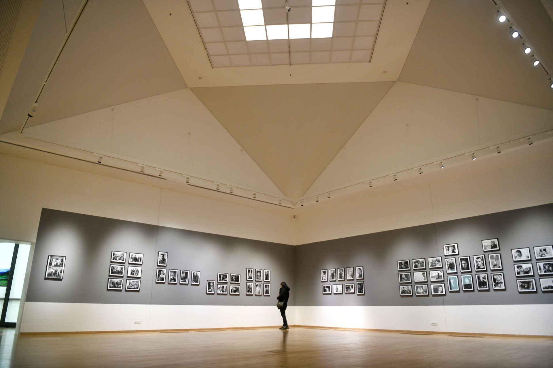 Beograd, 24.03.2021. MSU, Muzej savremene umetnosti, Goranka Matić fotografije, retrospektivna izložba fotografkinje Goranke Matić pod nazivom ‘Iskustvo u gužvi’ Foto: Filip Krainčanić/Nova.rs