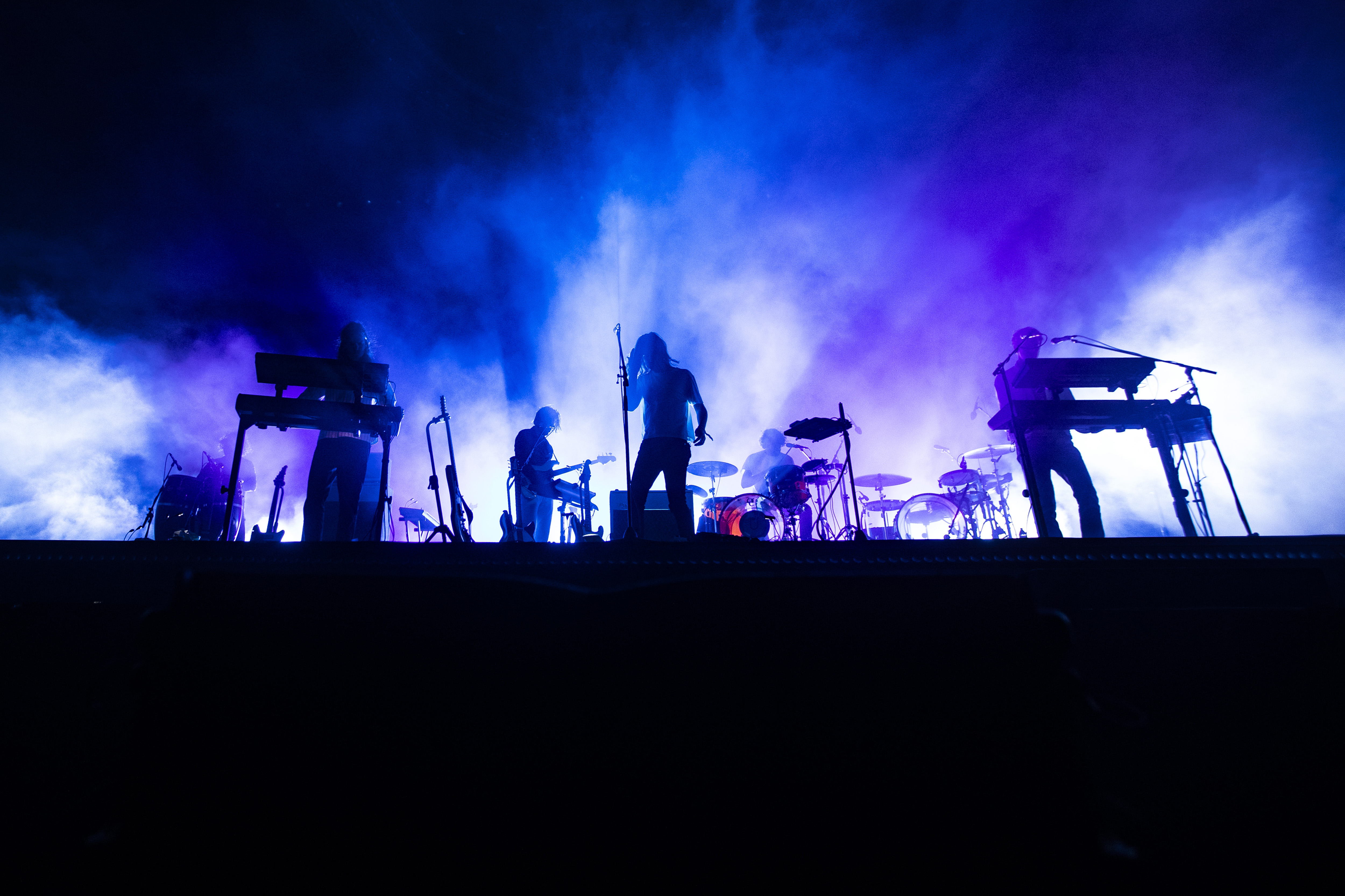 epa07519128 Australian band Tame Impala performs on stage during the Coachella Valley Music and Arts Festival in Indio near Palm Spring, California, USA, late 20 April 2019. The festival runs from 12 to 21 April 2019  EPA-EFE/ETIENNE LAURENT