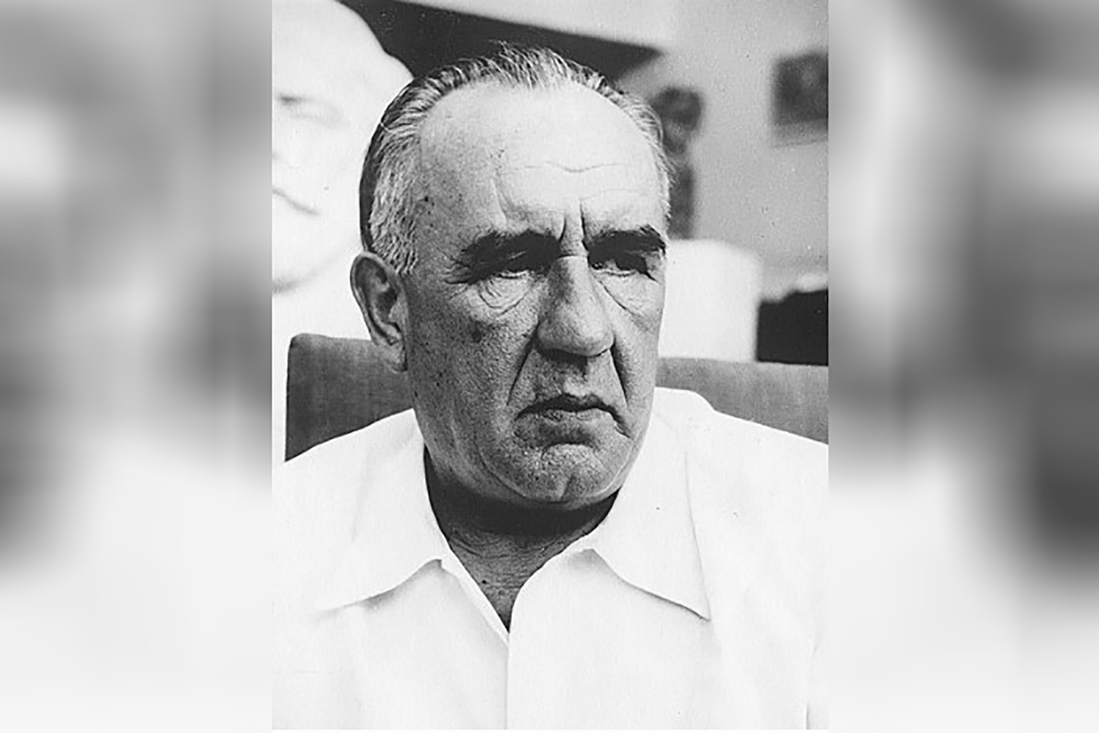 Sreten Stojanović , vajar