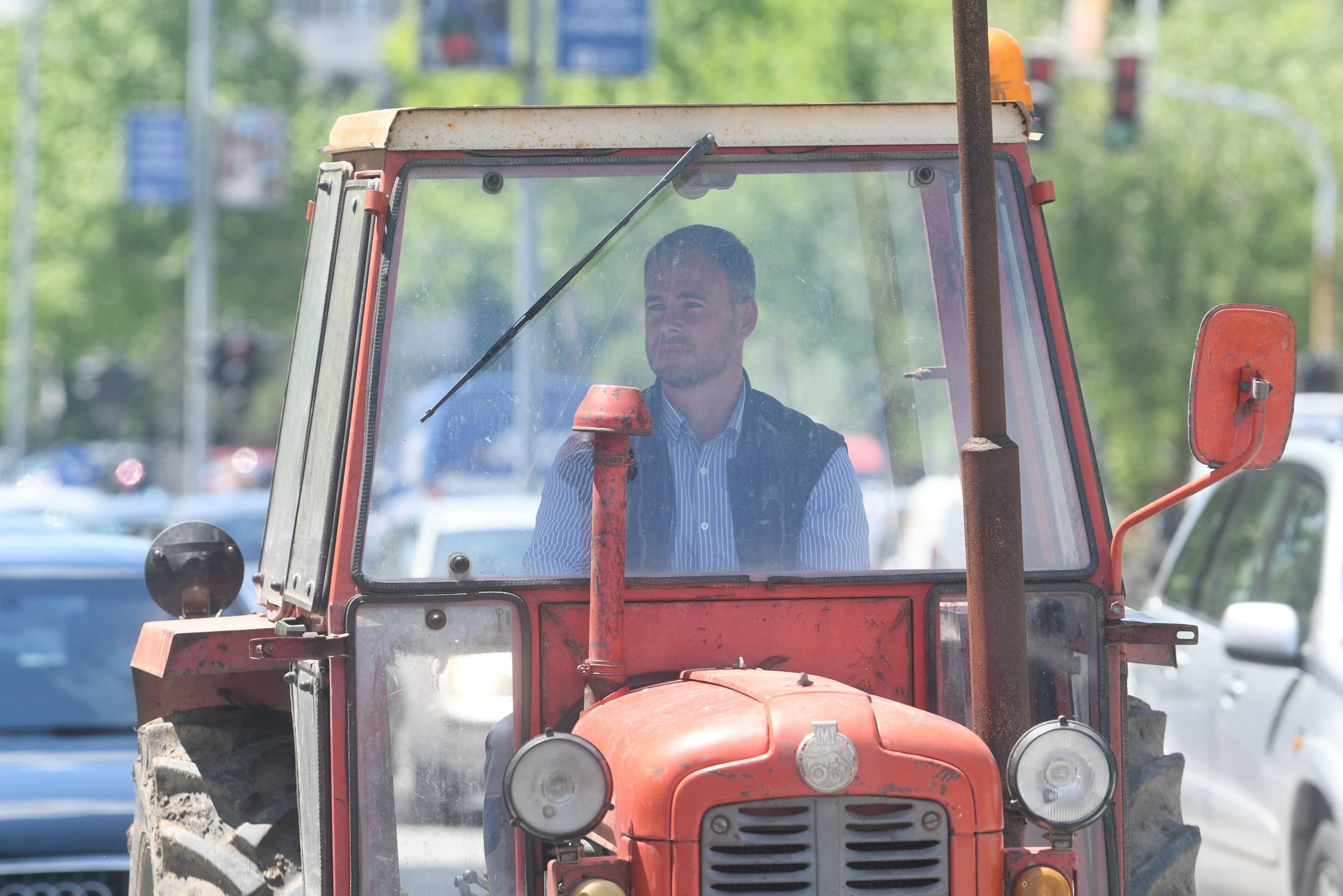 Miroslav Aleksić  Aleksić je ispred fabrike IMT u Zemunu došao na traktoru   Foto:Filip Krainčanić/Nova.rs