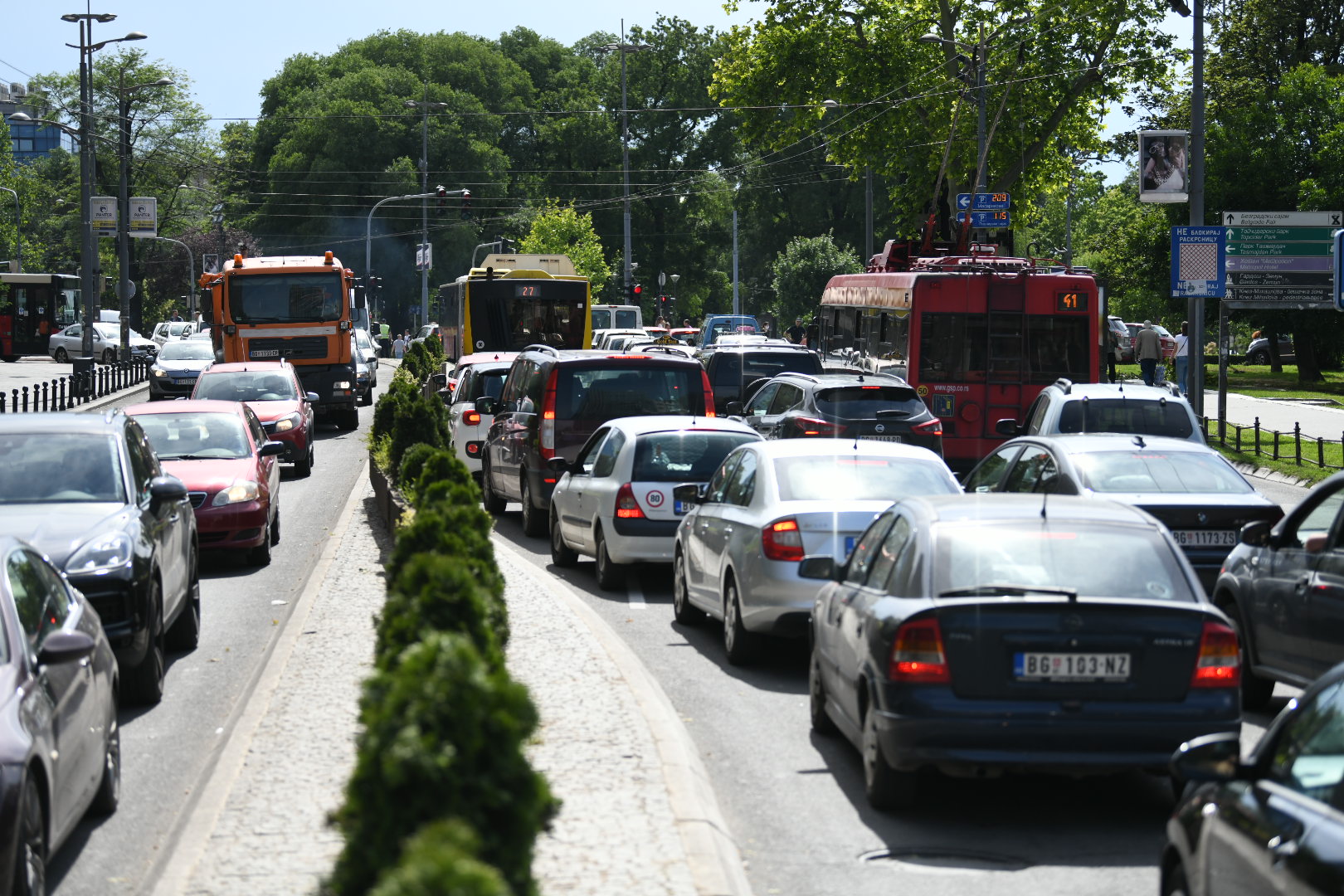 Guzva, saobracaj, auto, automobil, automobili