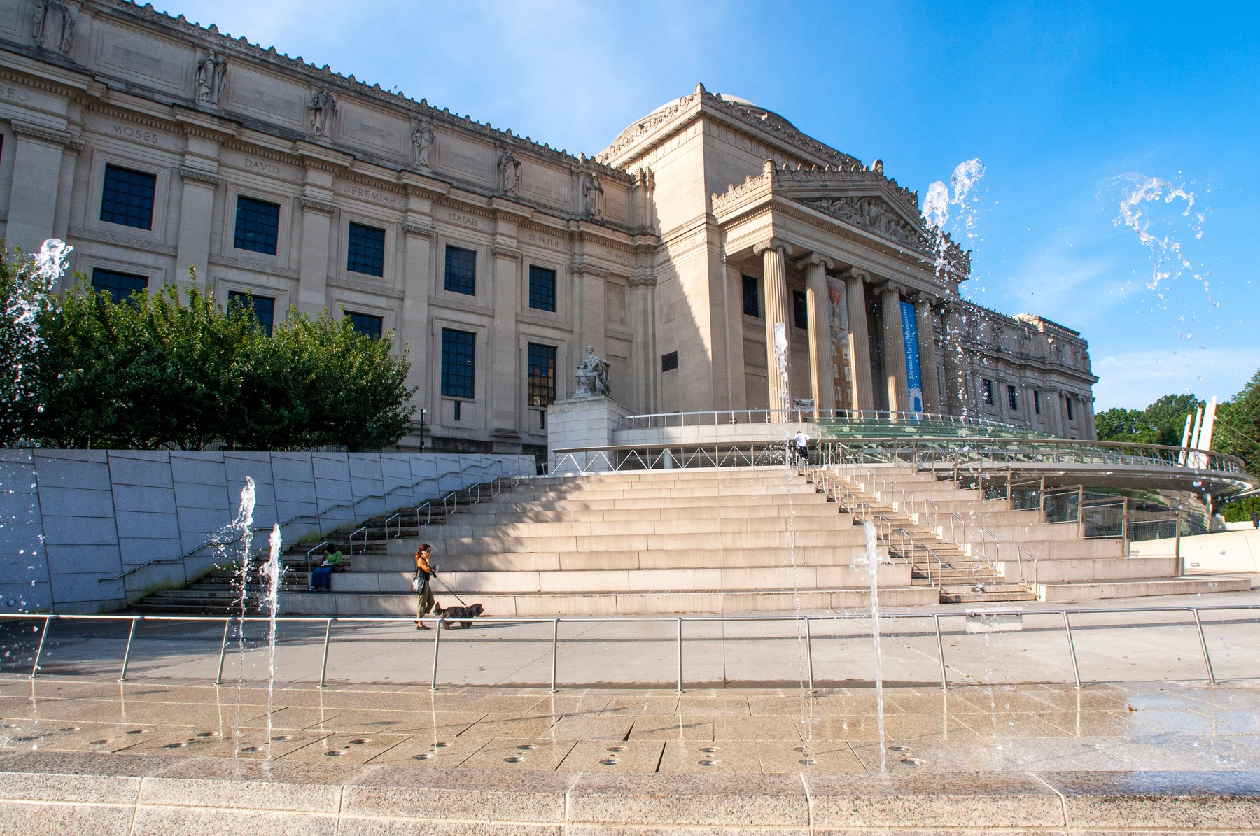 September 2019 - Fountains in front of the Brooklyn Museum, Brooklyn, New York,Image: 545707045, License: Rights-managed, Restrictions: Exact Day not known*** World Rights ***, Model Release: no, Credit line: Sergi Reboredo / ddp USA / Profimedia