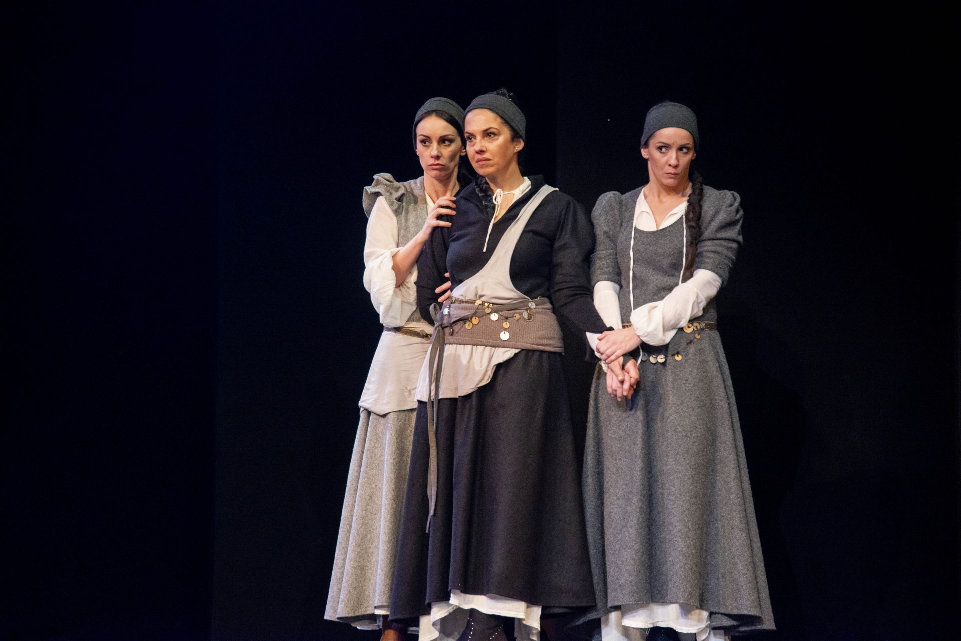 Novembar , Zvezdara teatar