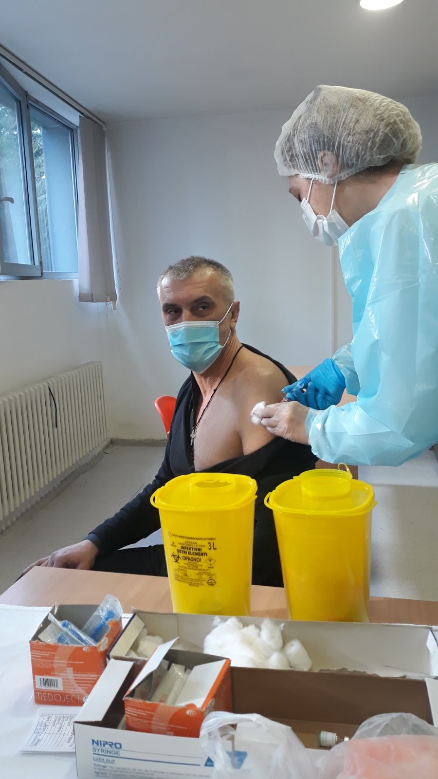 Vakcinacija, pozorište Niš