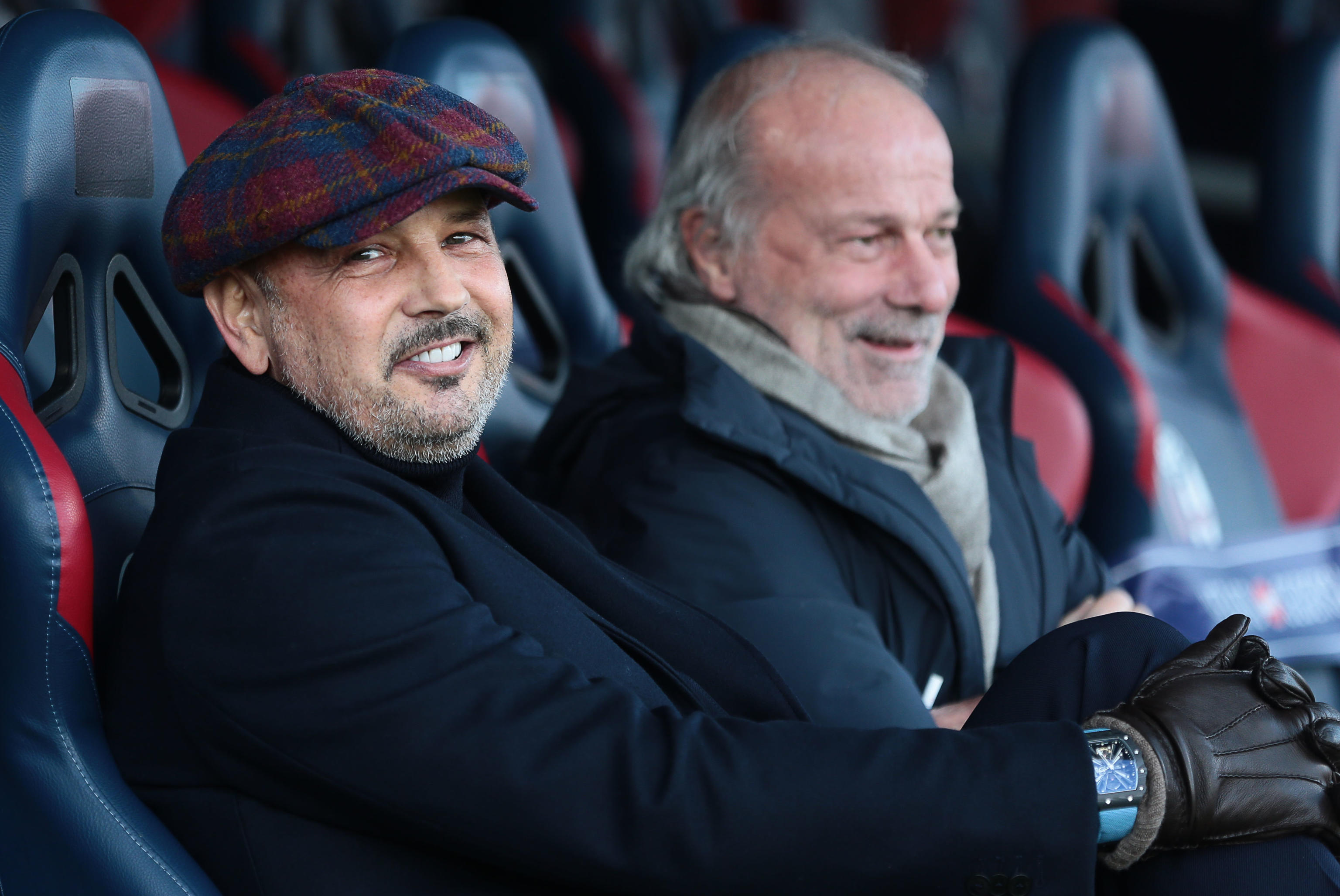 epa08922239 Bologna's coach Sinisa Mihajlovic (L) and Bologna's sports manager Walter Sabatini prior to the Italian Serie A soccer match Bologna FC vs Udinese Calcio at Renato Dall'Ara stadium, Bologna, Italy, 06 January 2021.  EPA-EFE/ELISABETTA BARACCHI