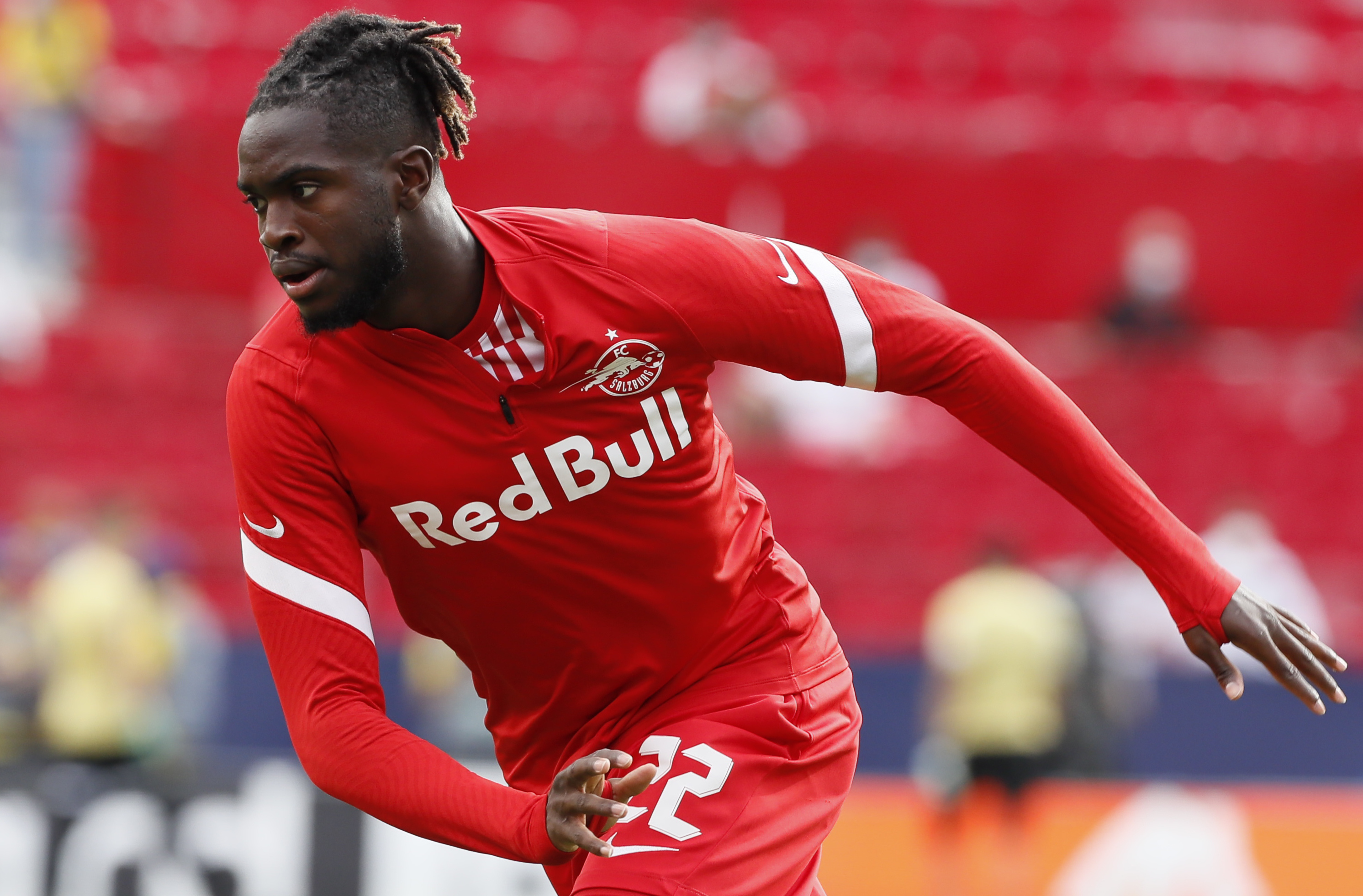 epa09467993 Salzburg's Oumar Solet warms up ahead of the UEFA Champions League Group G soccer match between Sevilla FC and RB Salzburg at Sanchez Pizjuan stadium in Seville, southern Spain, 14 September 2021.  EPA-EFE/JOSE MANUEL VIDAL