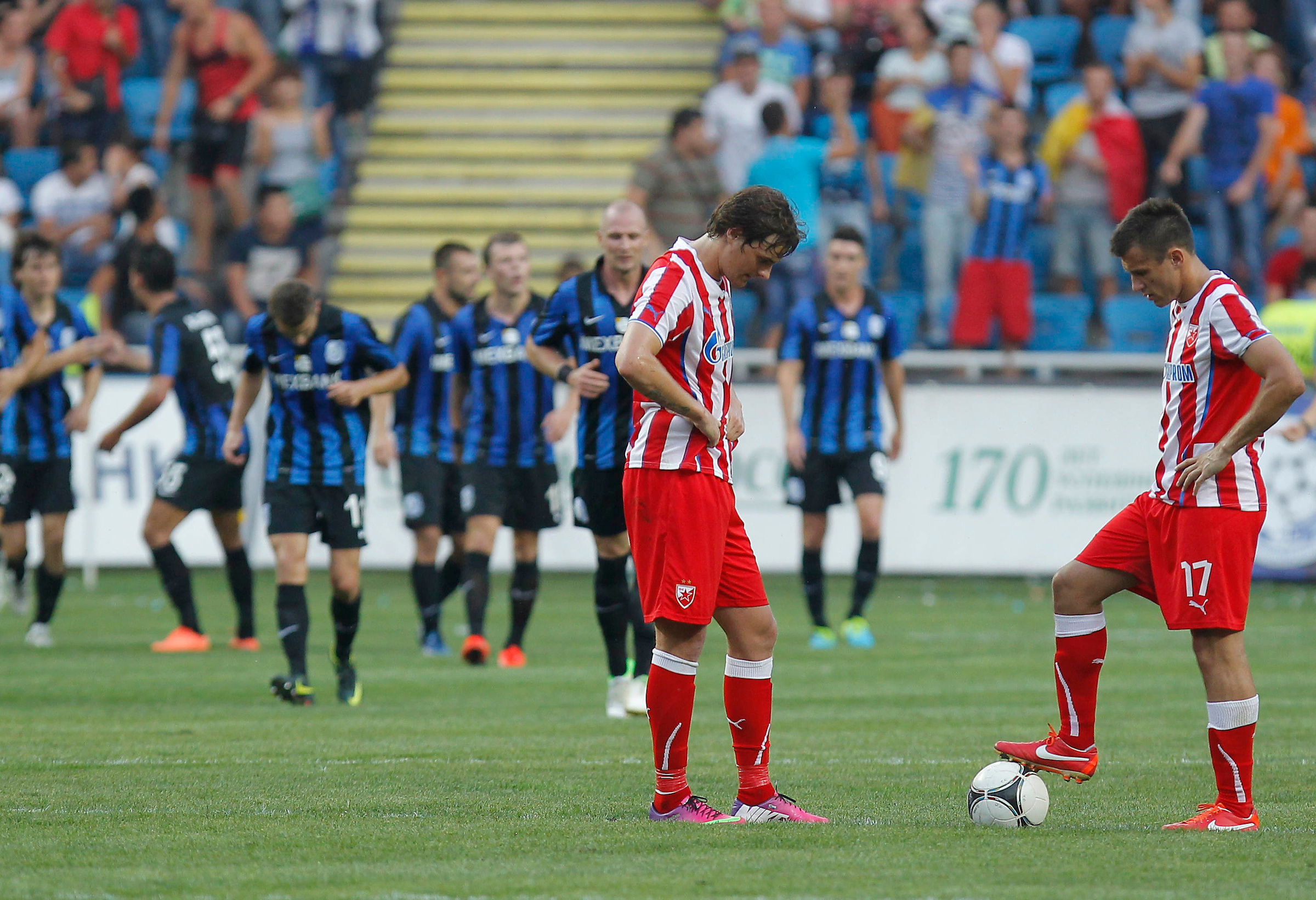 Fudbal UEFA Europa League season 2013-2014
Cernomorec Vs. Crvena Zvezda
Nejc Pecnik Filip Kasalica
Odessa, 02.08.2013.
foto: Srdjan Stevanovic/Starsportphoto ©