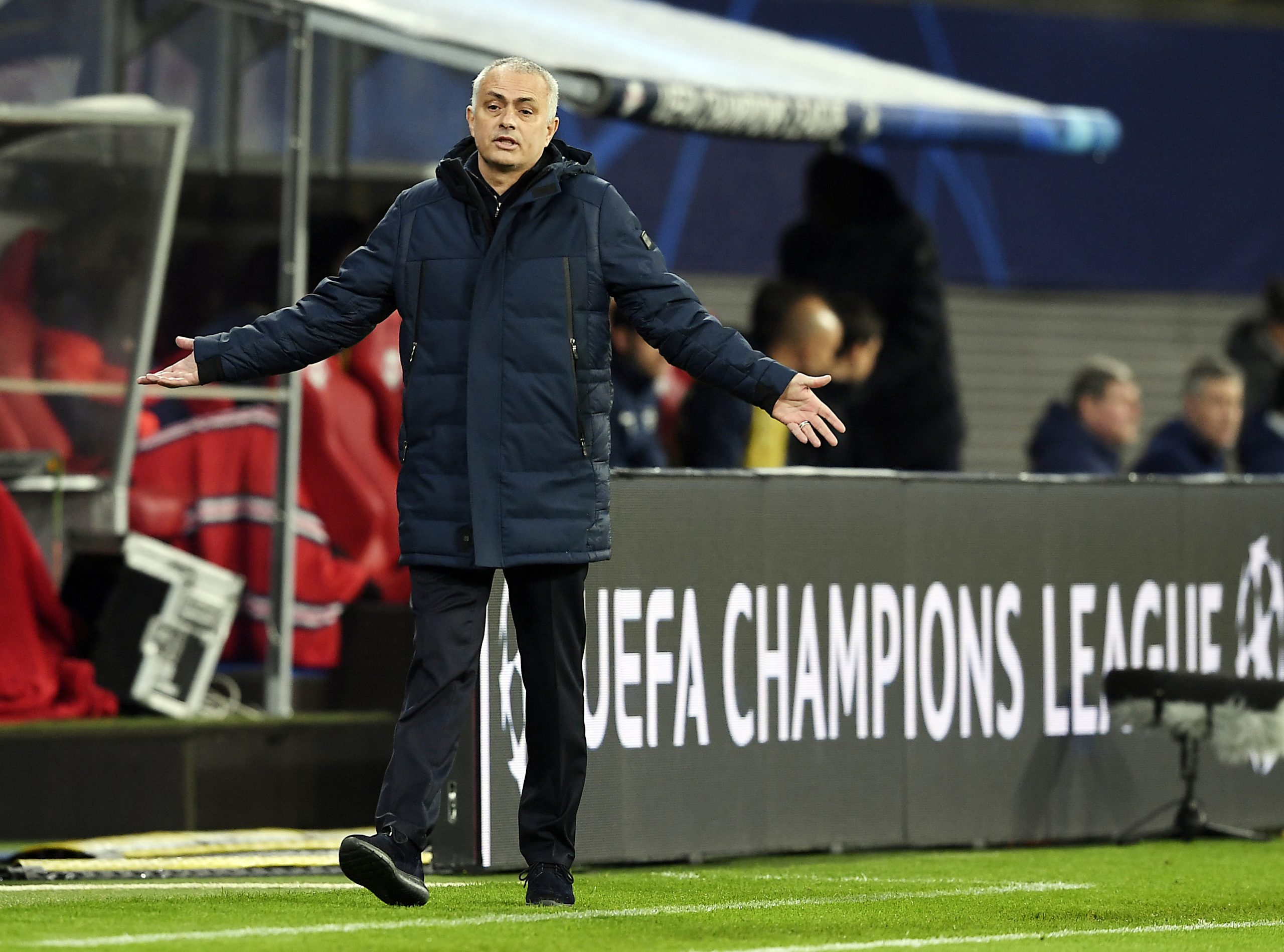 epa08284608 Tottenham manager Jose Mourinho reacts during the UEFA Champions League round of 16, second leg soccer match between RB Leipzig and Tottenham Hotspur in Leipzig, Germany, 10 March 2020.  EPA-EFE/FILIP SINGER