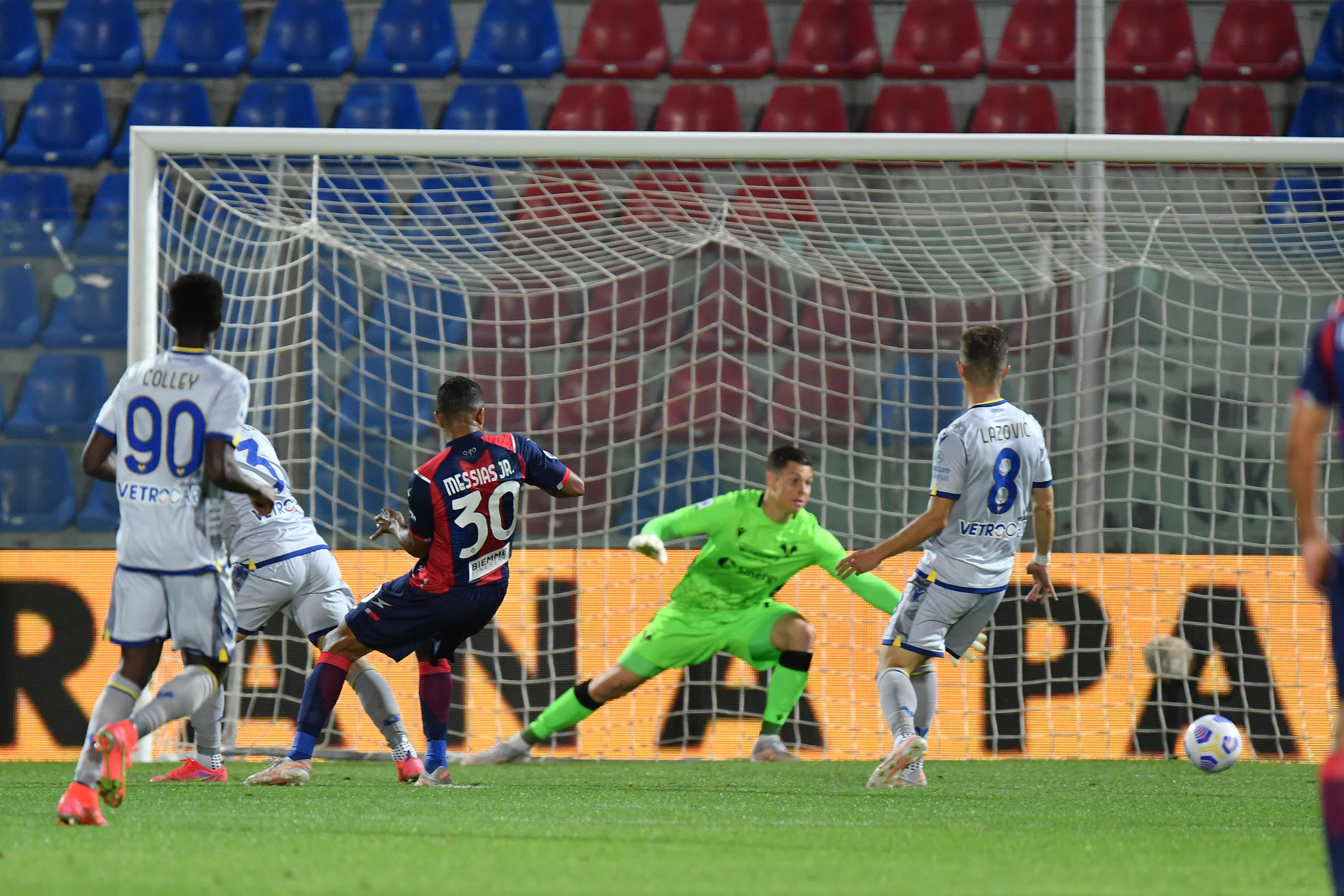 epa09198104 Crotone's Junior Messias (3-L) scores the 2-0 lead during the Italian Serie A soccer match between FC Crotone and Hellas Verona FC at Ezio Scida stadium in Crotone, Italy, 13 May 2021.  EPA-EFE/CARMELO IMBESI