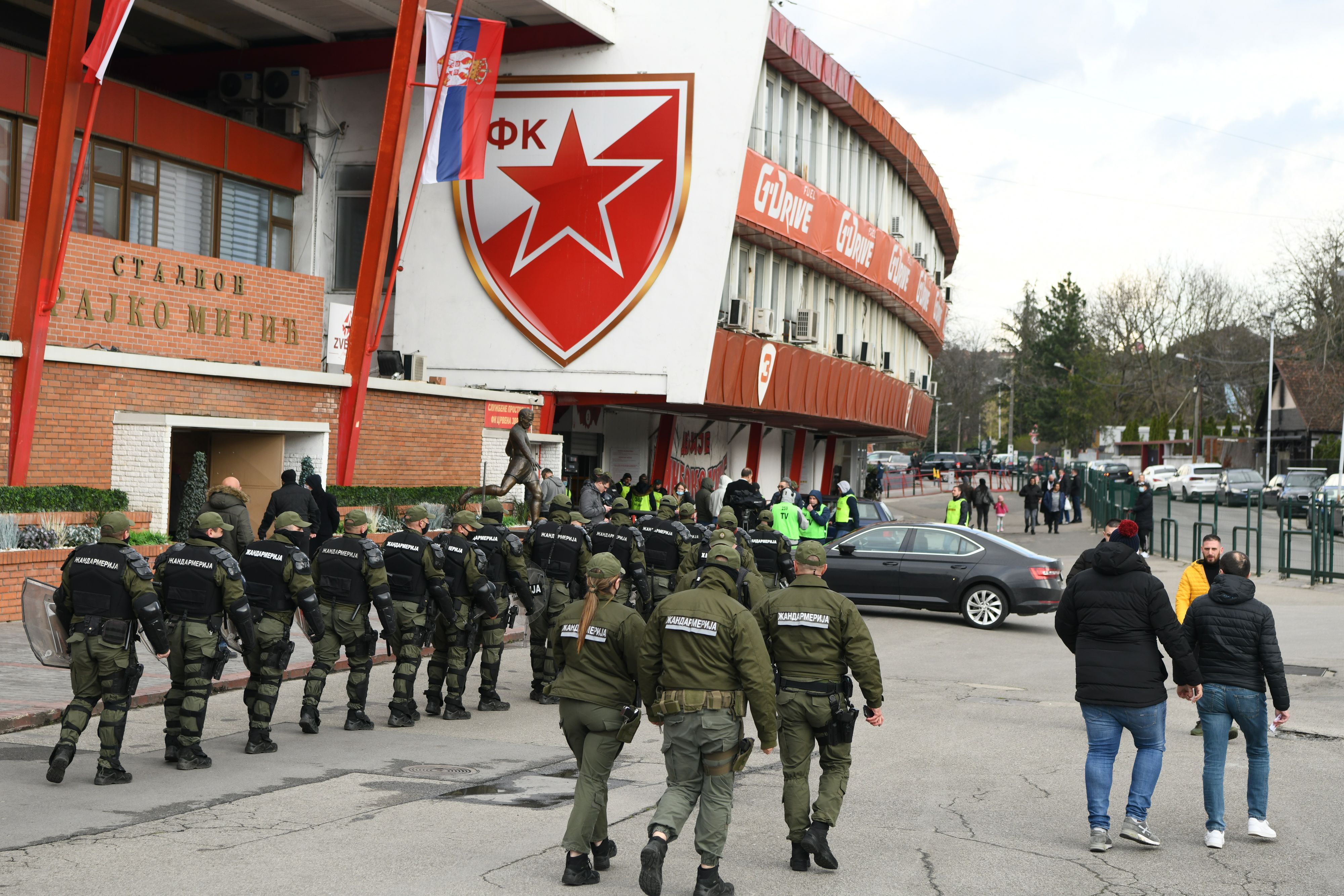 Beograd 07. april 2021. Atmosfera ispred stadiona pred derbi pripadnici reda i mira policija i zandarmerija na beogradskim ulicama Foto:Goran Srdanov/Nova.rs