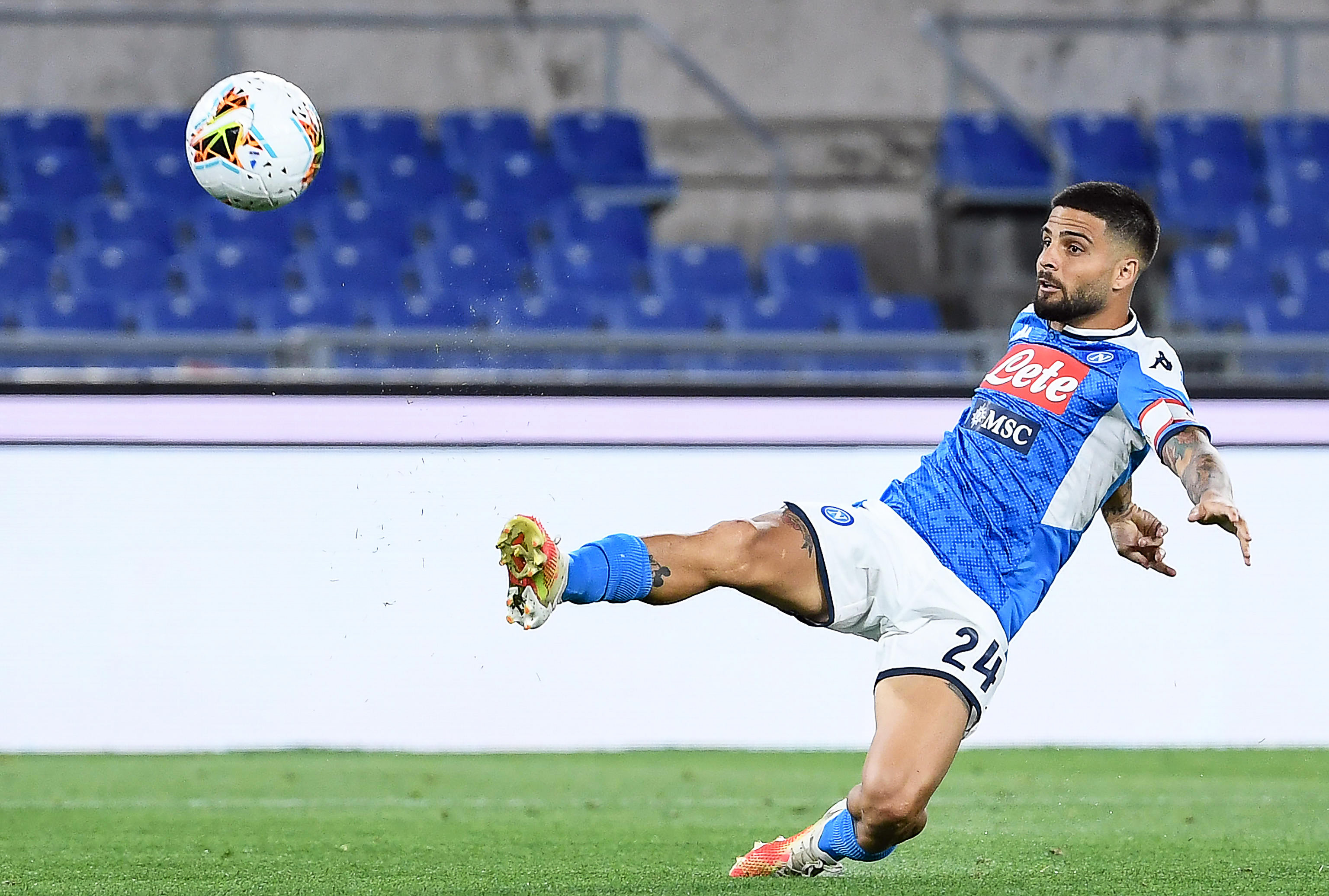 epa08492125 Napoli's Lorenzo Insigne in action during the Italian Cup final soccer match between SSC Napoli and Juventus FC at the Olimpico stadium in Rome, Italy, 17 June 2020.  EPA-EFE/ETTORE FERRARI