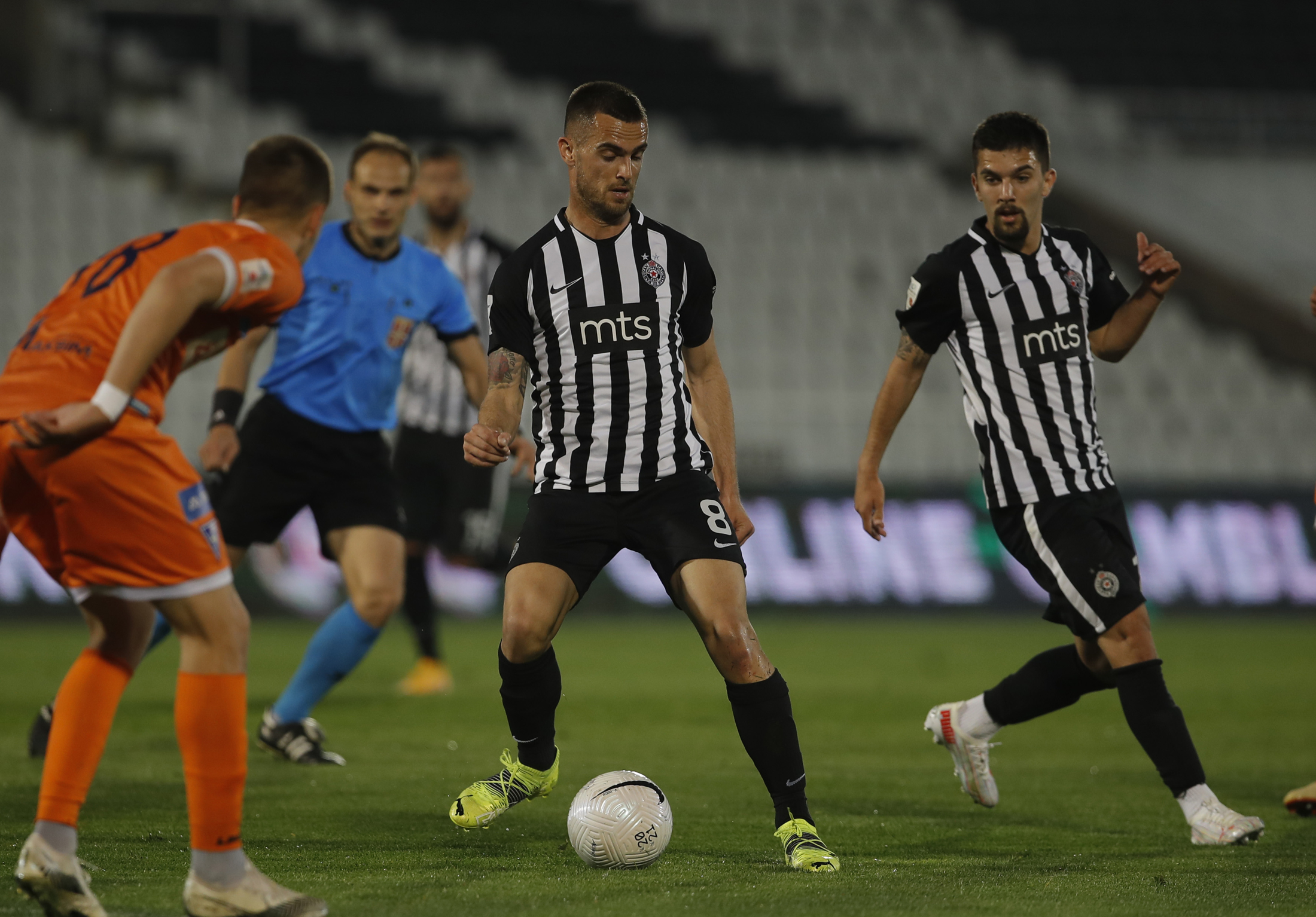 1619376818-partizan-spartak-57443.jpg