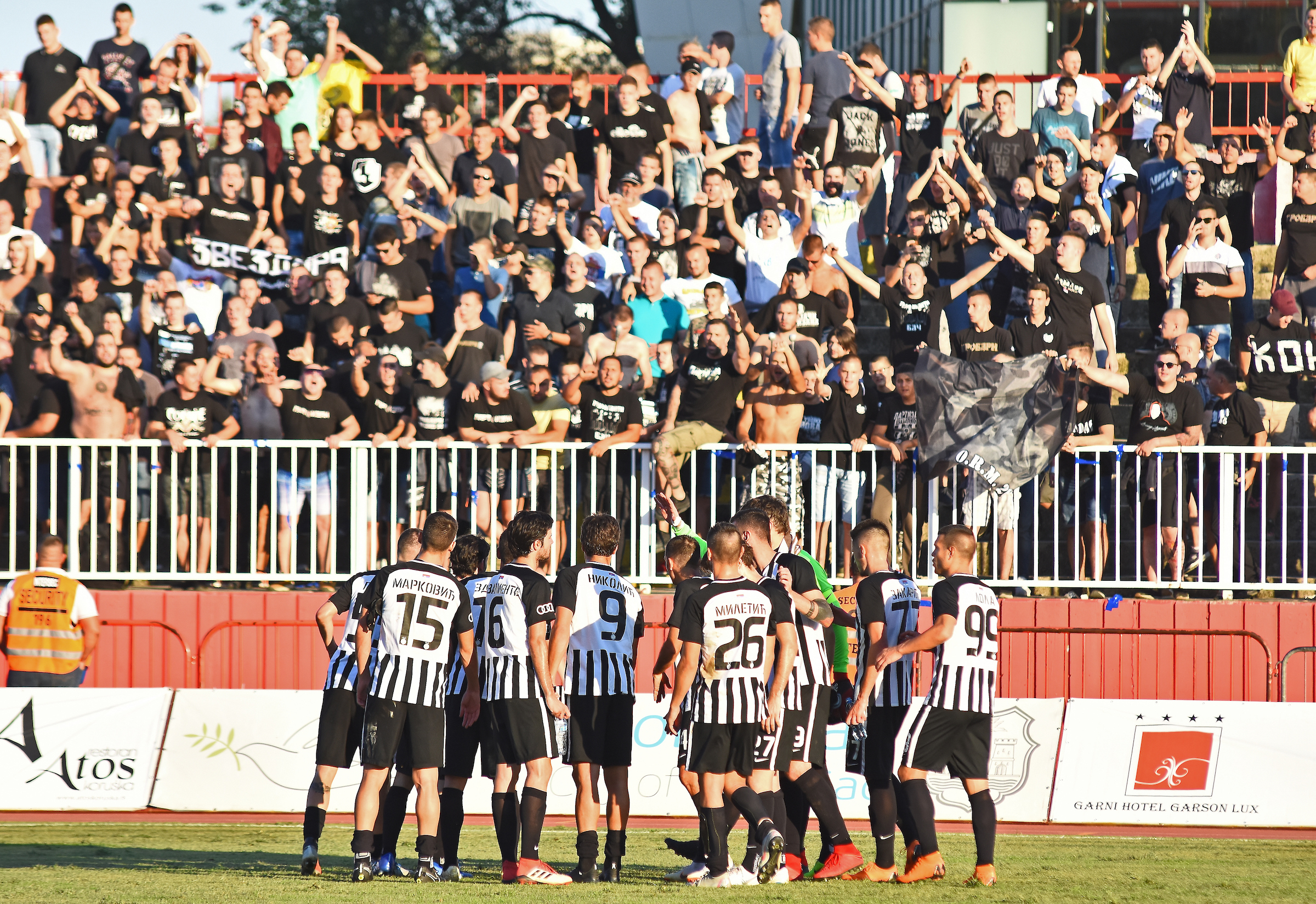 Fudbalska utakmica Super lige Srbije u fudbalu izmedju FK Proleter i FK Partizan
Slavlje igraca Partizana sa Grobarima
Stadion Karadjordje
Novi Sad
15.09.2018