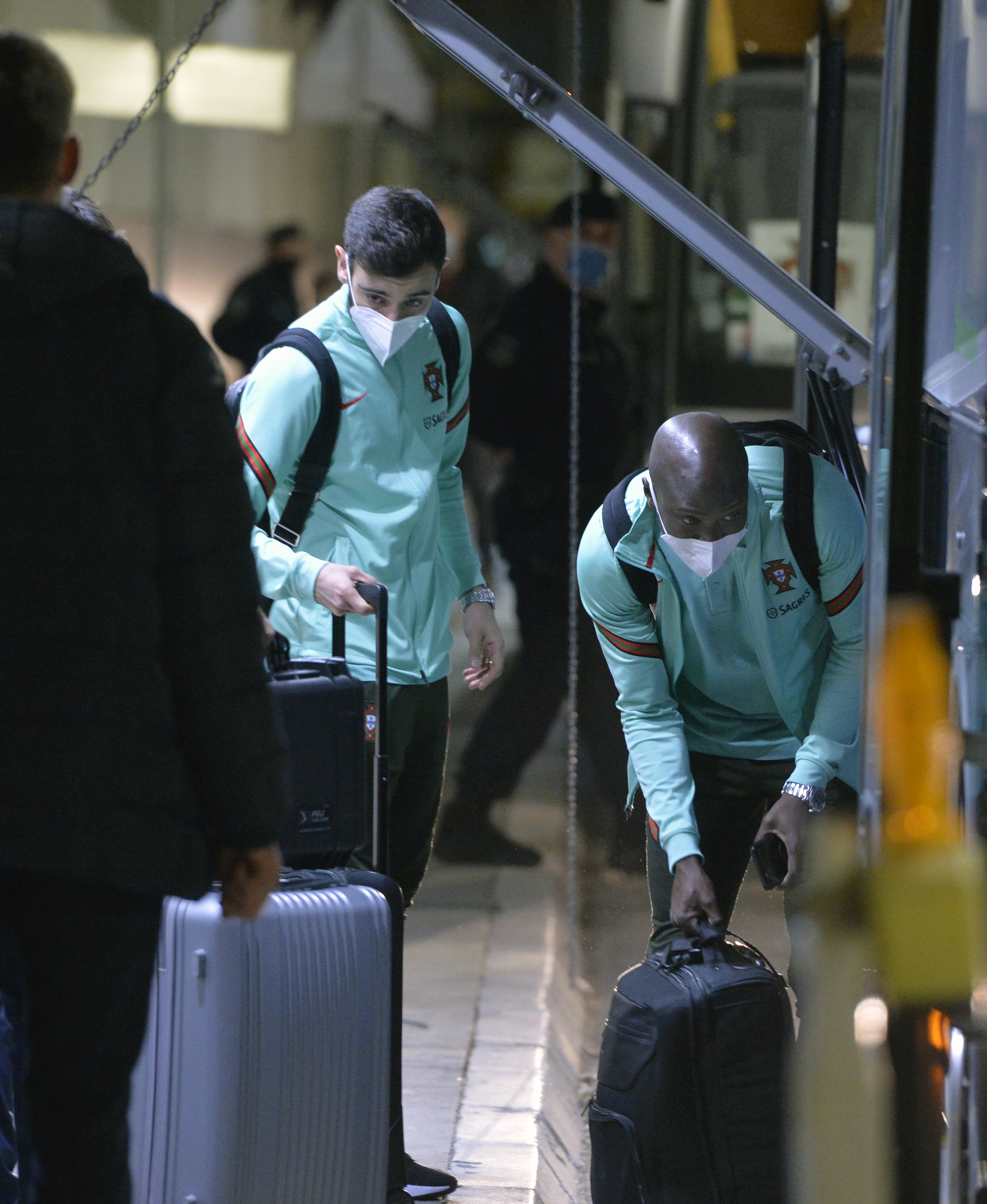 Beograd, 25. marta 2021 - Fudbalska reprezentacija Portugalije, predvodjena Kristijanom Ronaldom, stigla je veceras u Beograd na utakmicu sa Srbijom u kvalifikacijama za Mundijal u Kataru. FOTO TANJUG/ RADE PRELIC/bs