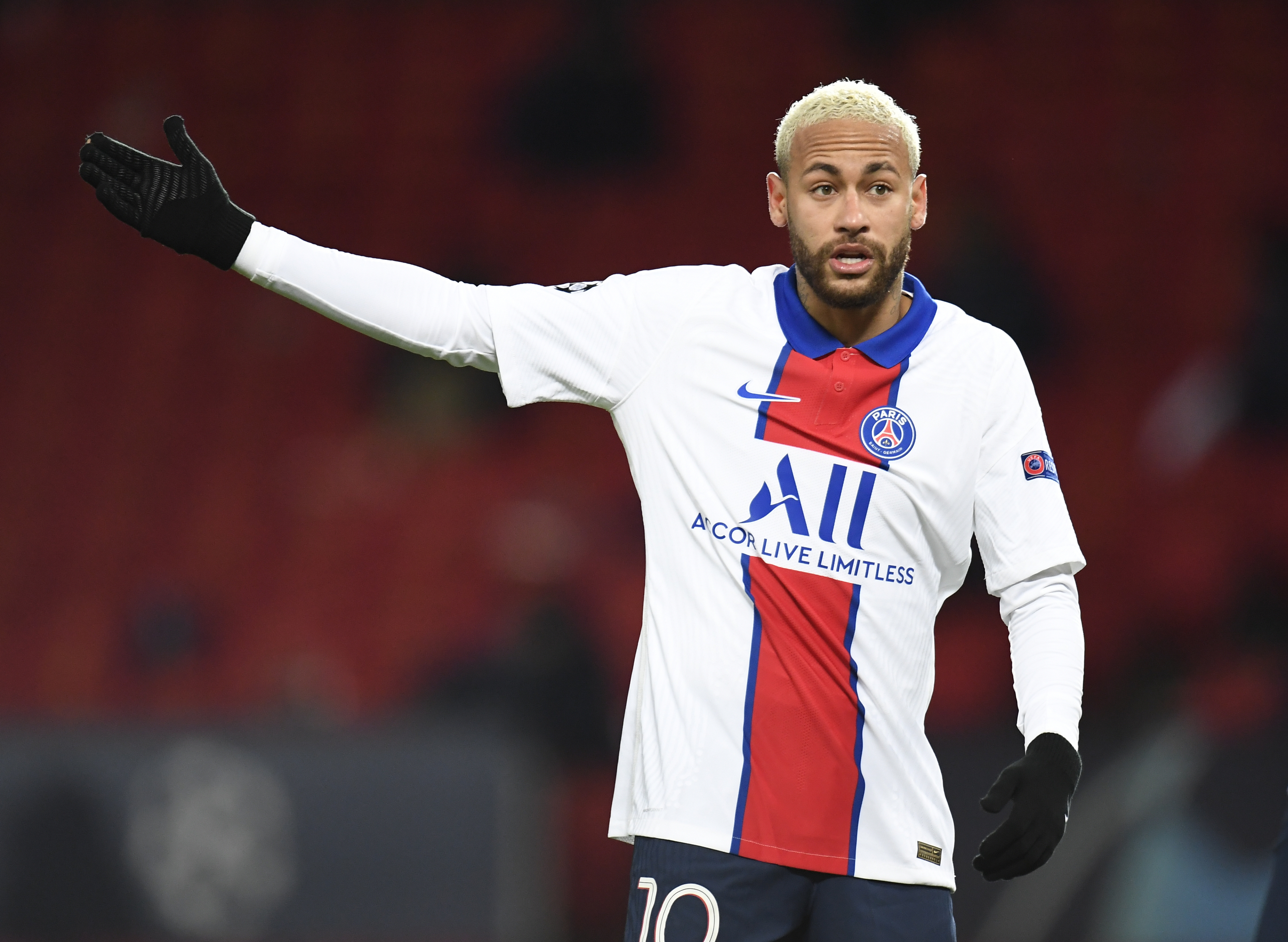 epa08858104 Neymar of PSG reacts during the UEFA Champions League group H match between Manchester United and PSG in Manchester, Britain, 02 December 2020.  EPA-EFE/PETER POWELL