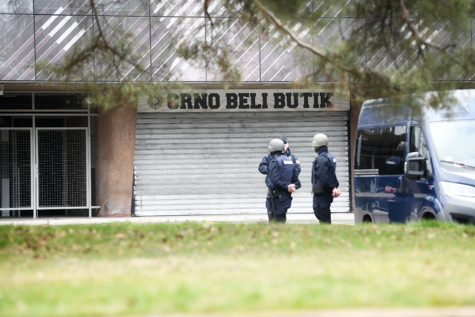 Beograd 04.02.2021. Policija ispred stadiona fudbalskog kluba Partizan, Partizan, žandarmerija Foto: Vesna Lalić/Nova.rs