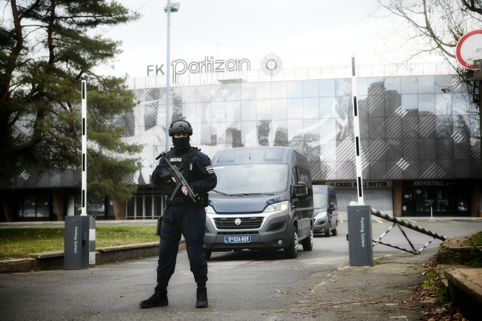 Beograd 04.02.2021. Policija ispred stadiona fudbalskog kluba Partizan, Partizan, žandarmerija Foto: Vesna Lalić/Nova.rs