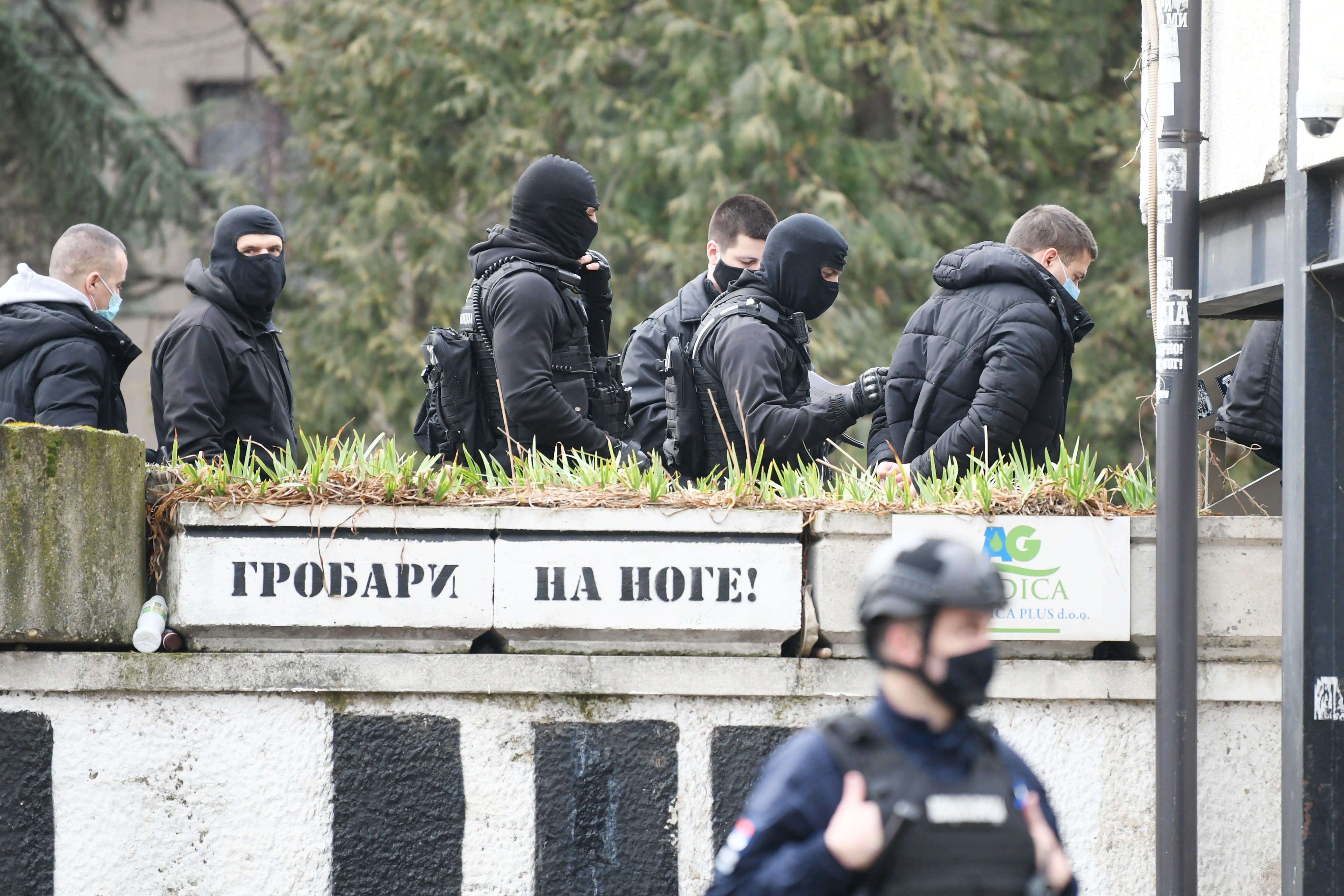 Beograd 04.02.2021. Privođenje, privodjenje, Policija ispred stadiona fudbalskog kluba Partizan, Partizan, žandarmerija Foto: Vesna Lalić/Nova.rs
