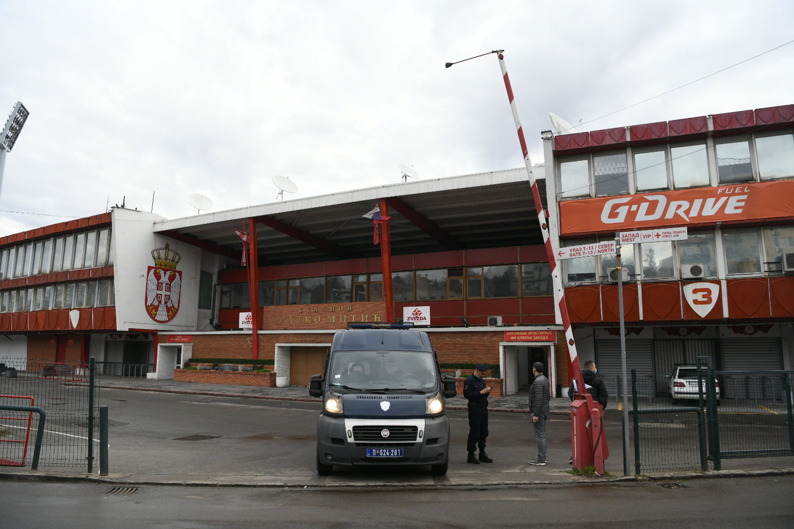 Beograd 04.02.2021. Policija ispred stadiona Rajko Mitić, stadion Crvene Zvezde, stadion, Crvena Zvezda Foto: Vesna Lalić/Nova.rs