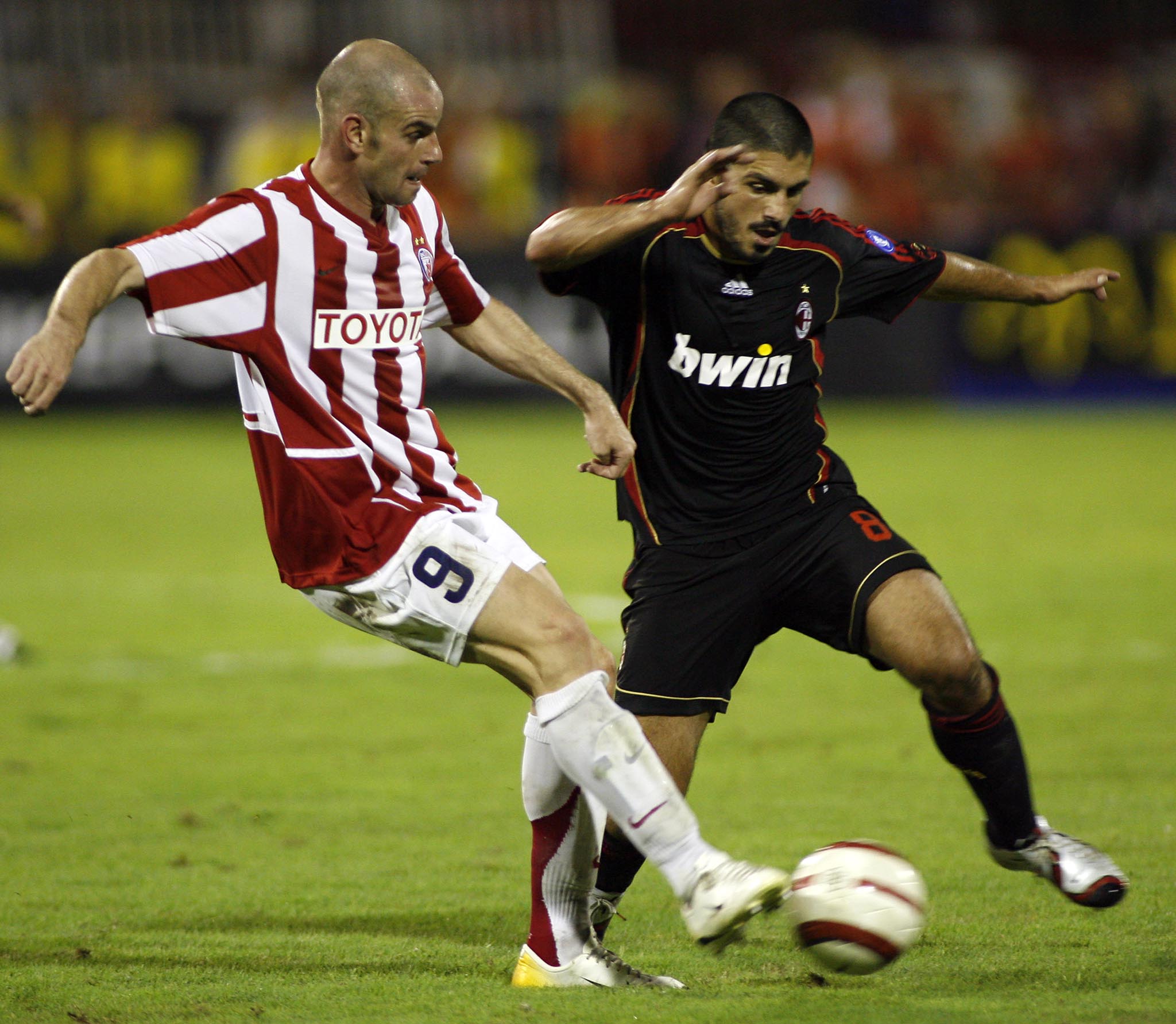 Fudbal, Champions league, qualifications, season 2006/07
Crvena Zvezda (Belgrade) Vs. AC Milan (italy)
Dusan Djokic, left, and Gattuso Gennaro, right
Belgrade, 22.08.2006.
foto: SRDJAN STEVANOVIC
