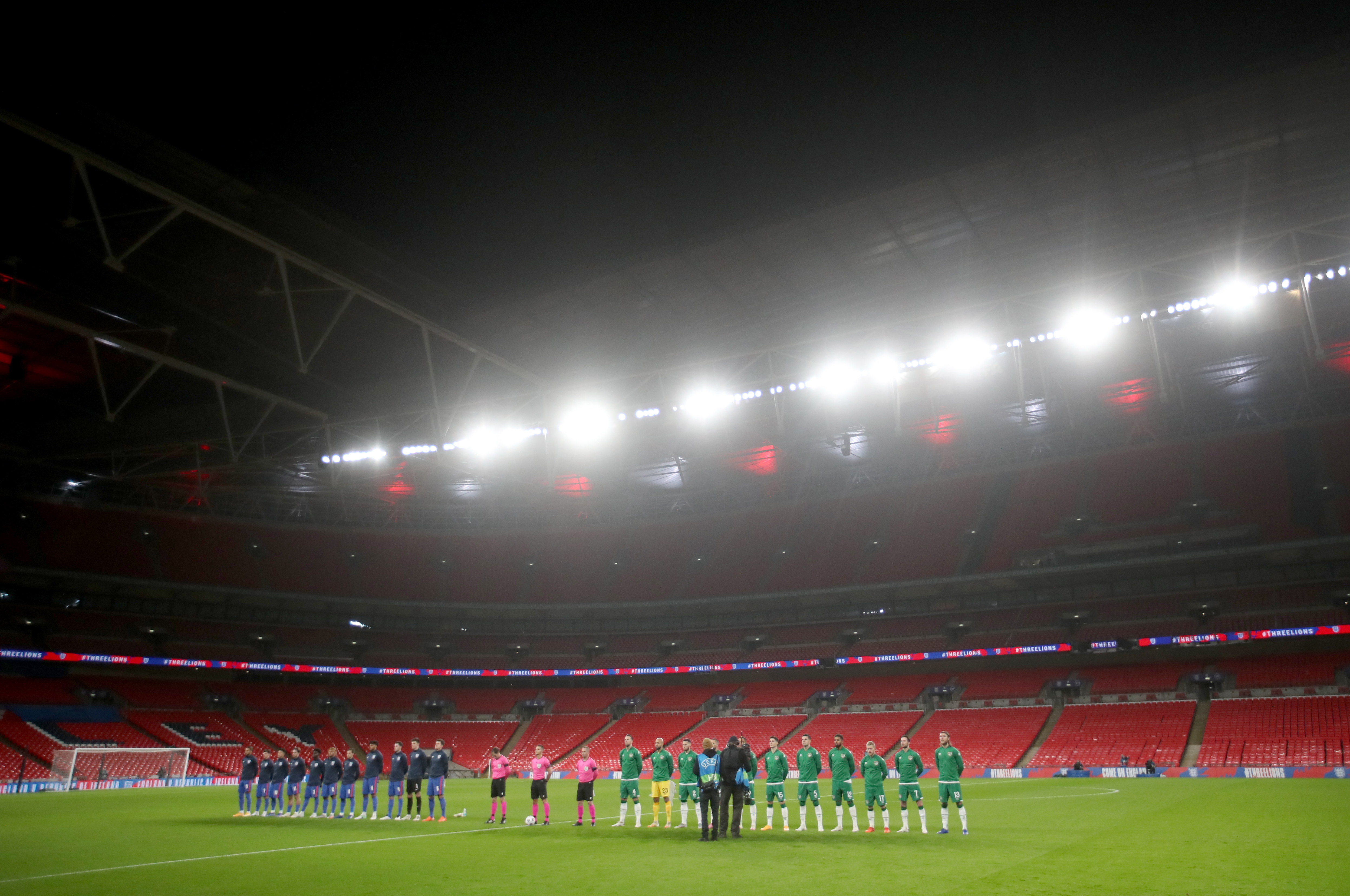 epa08816467 England and Ireland players line up before the international friendly match between England and Ireland at Wembley stadium in London, Britain, 12 November 2020.  EPA-EFE/Carl Recine / POOL