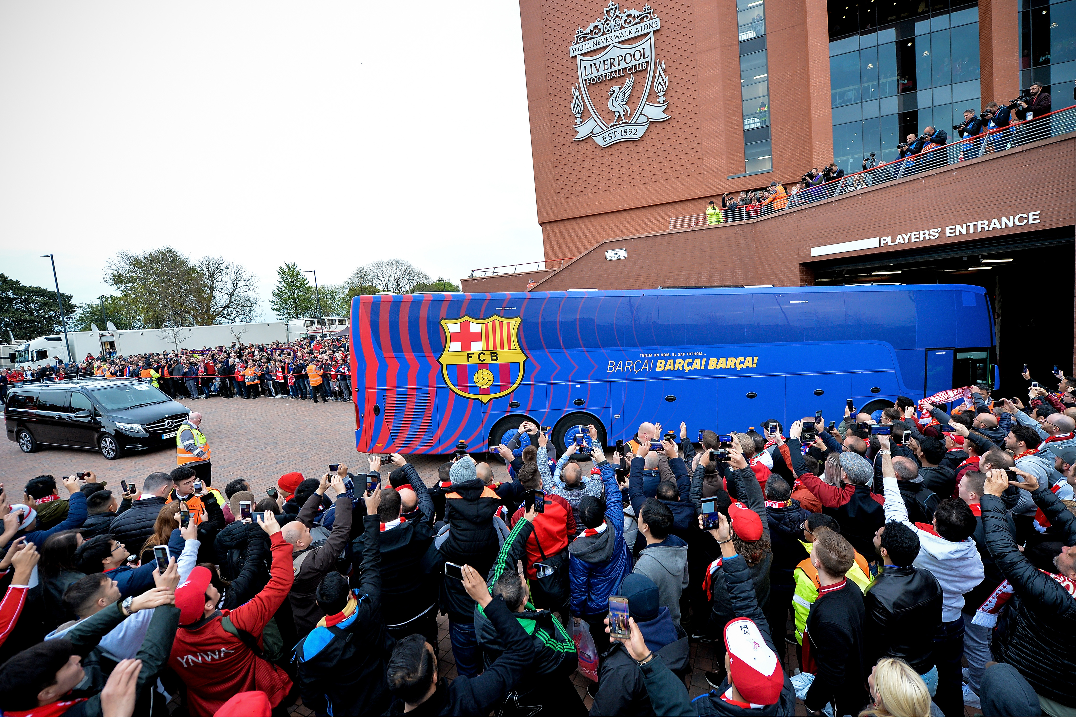 epa07554215 The Barcelona team bus arrives prior to the UEFA Champions League semi final second leg soccer match between Liverpool FC and FC Barcelona at Anfield in Liverpool, Britain, 07 May 2019.  EPA-EFE/PETER POWELL