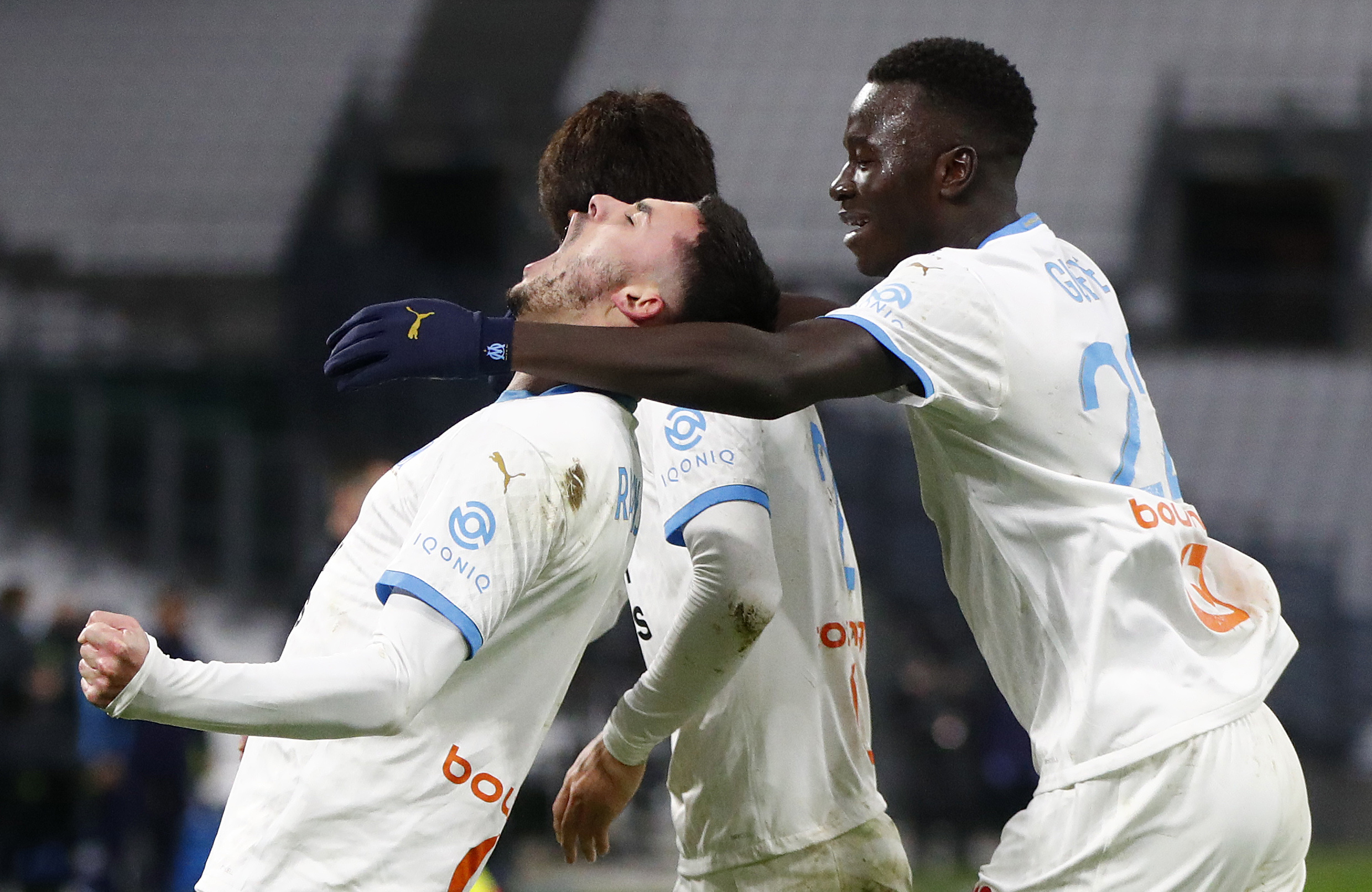epa08923473 Olympique Marseille's Nemanja Radonjic (L) celebrates a goal with his team mates during the Soccer ligue 1 match between Olympique Marseille and Montpellier HSC, in Marseille, France, 06 January 2021.  EPA-EFE/Guillaume Horcajuelo